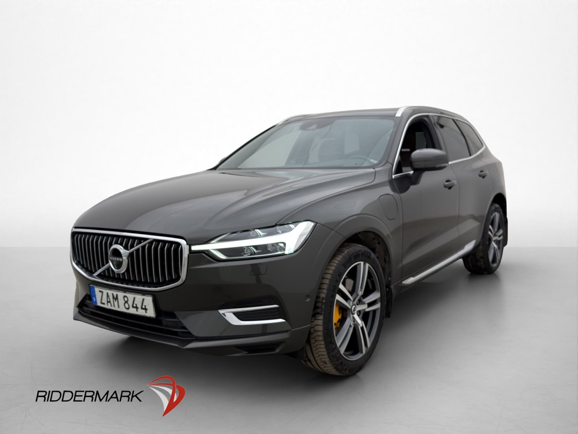 Volvo XC60 T8 408hk AWD Massage B&W Värm HUD luft Pano Drag