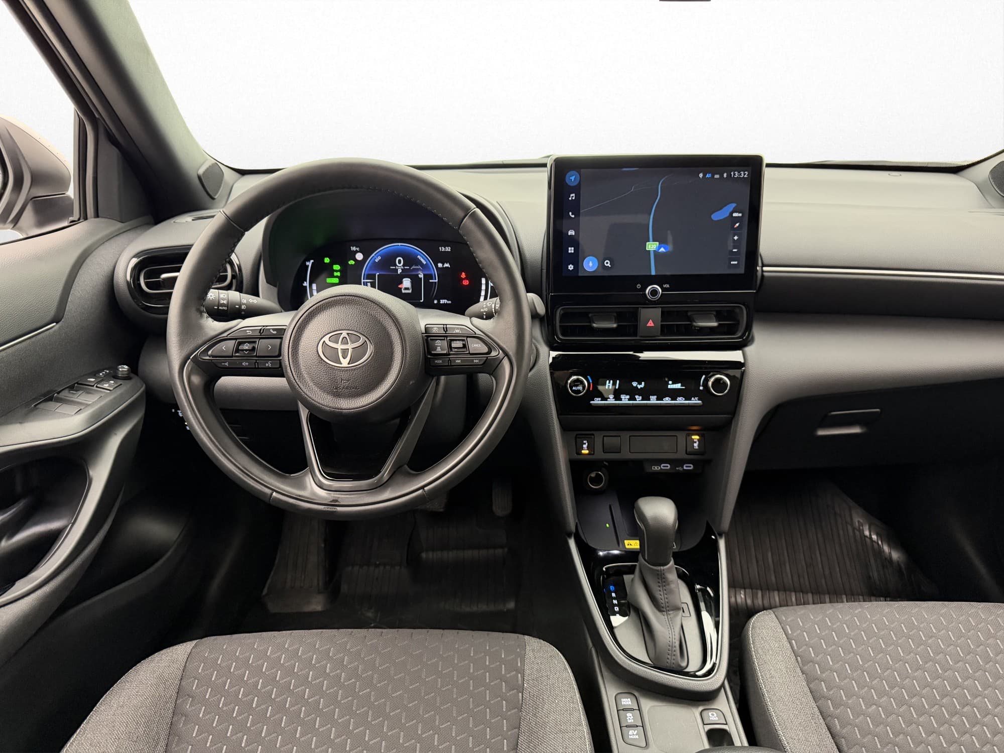 Toyota Yaris Cross Hybrid 115 e-CVT Active Plus Cockpit Navi