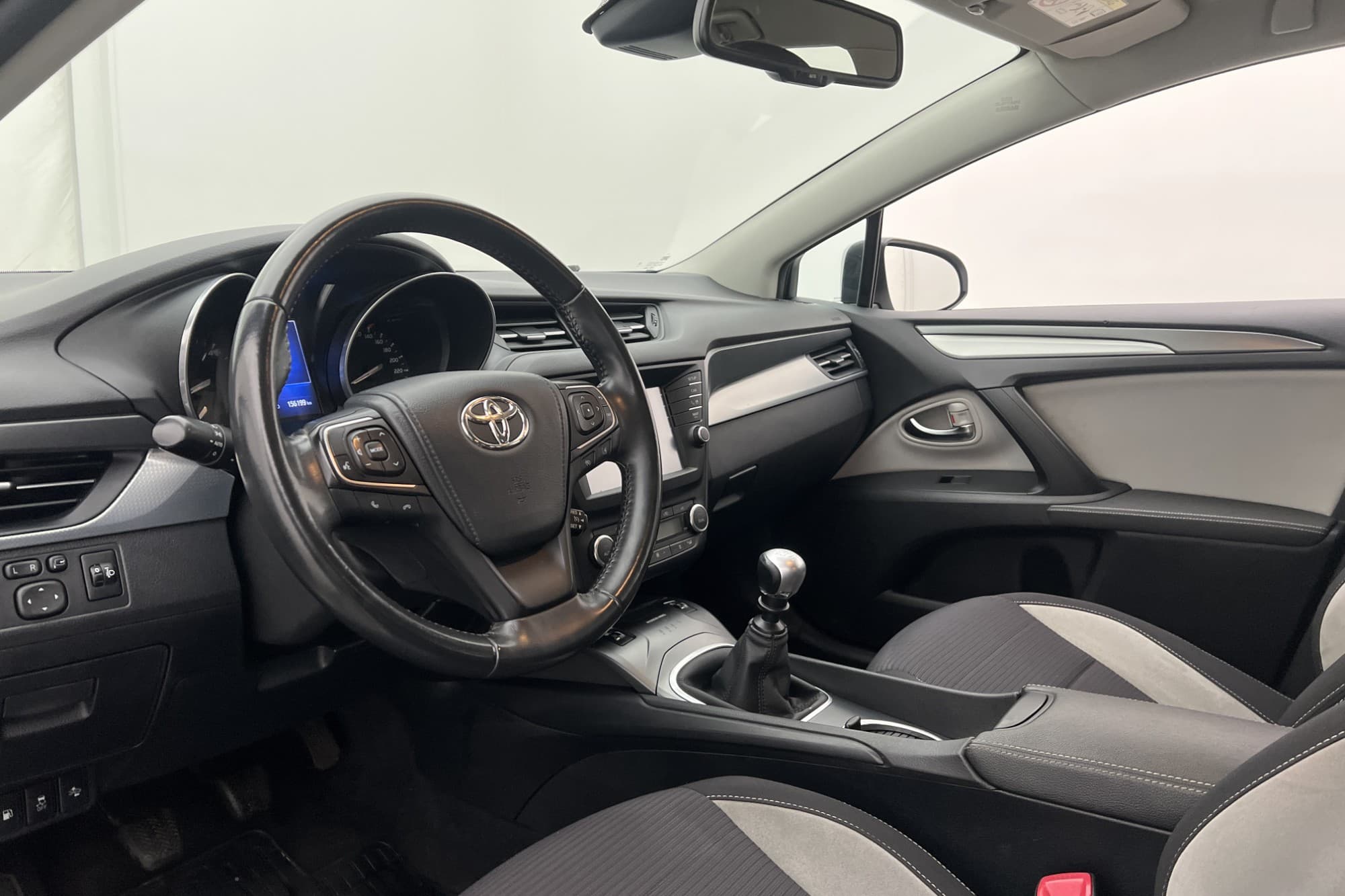 Toyota Avensis Kombi 2.0 D-4D Active Kamera Lane assist