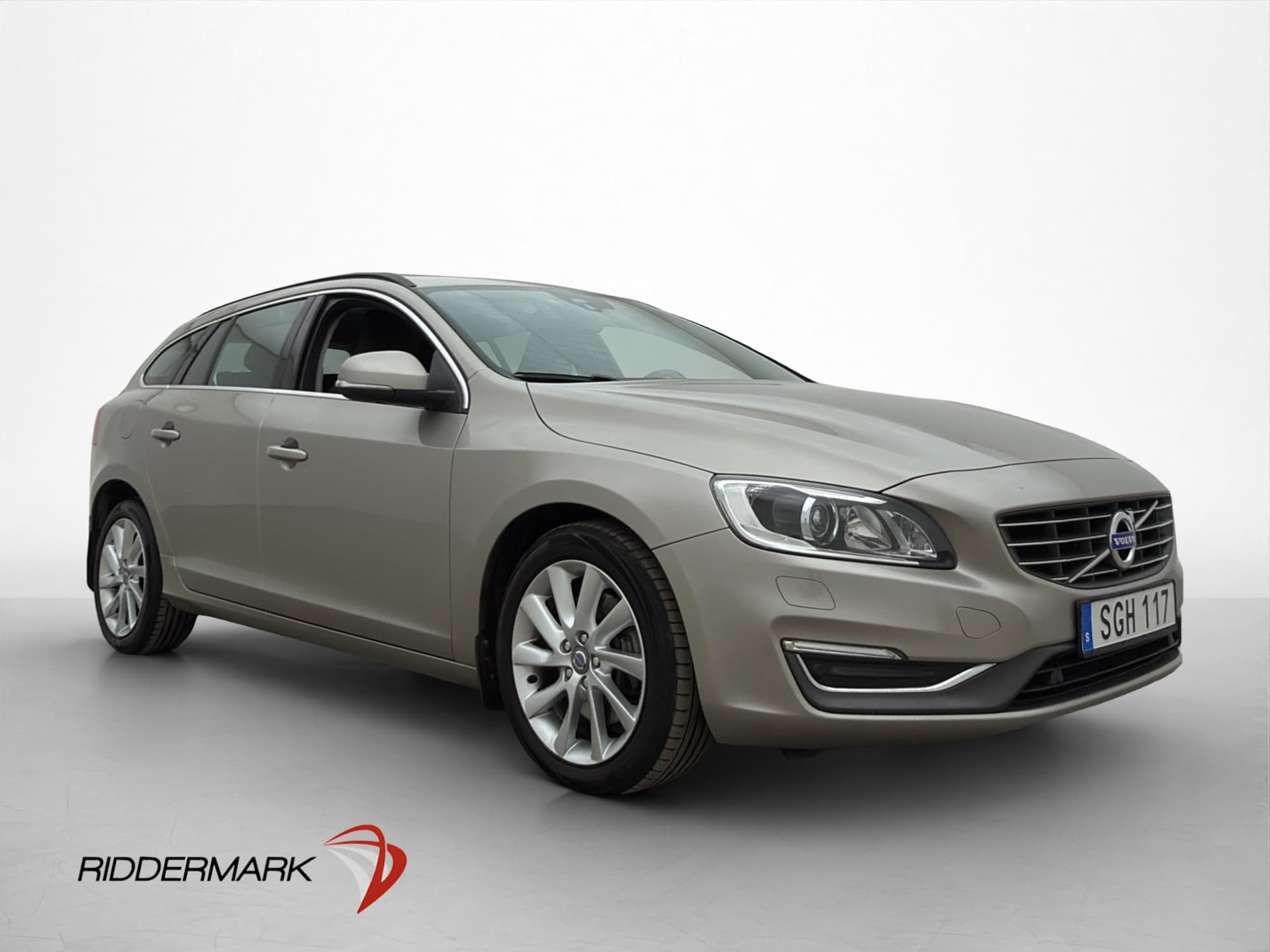 Volvo V60 D4 AWD Momentum Värmare Taklucka P-Sensorer Navi