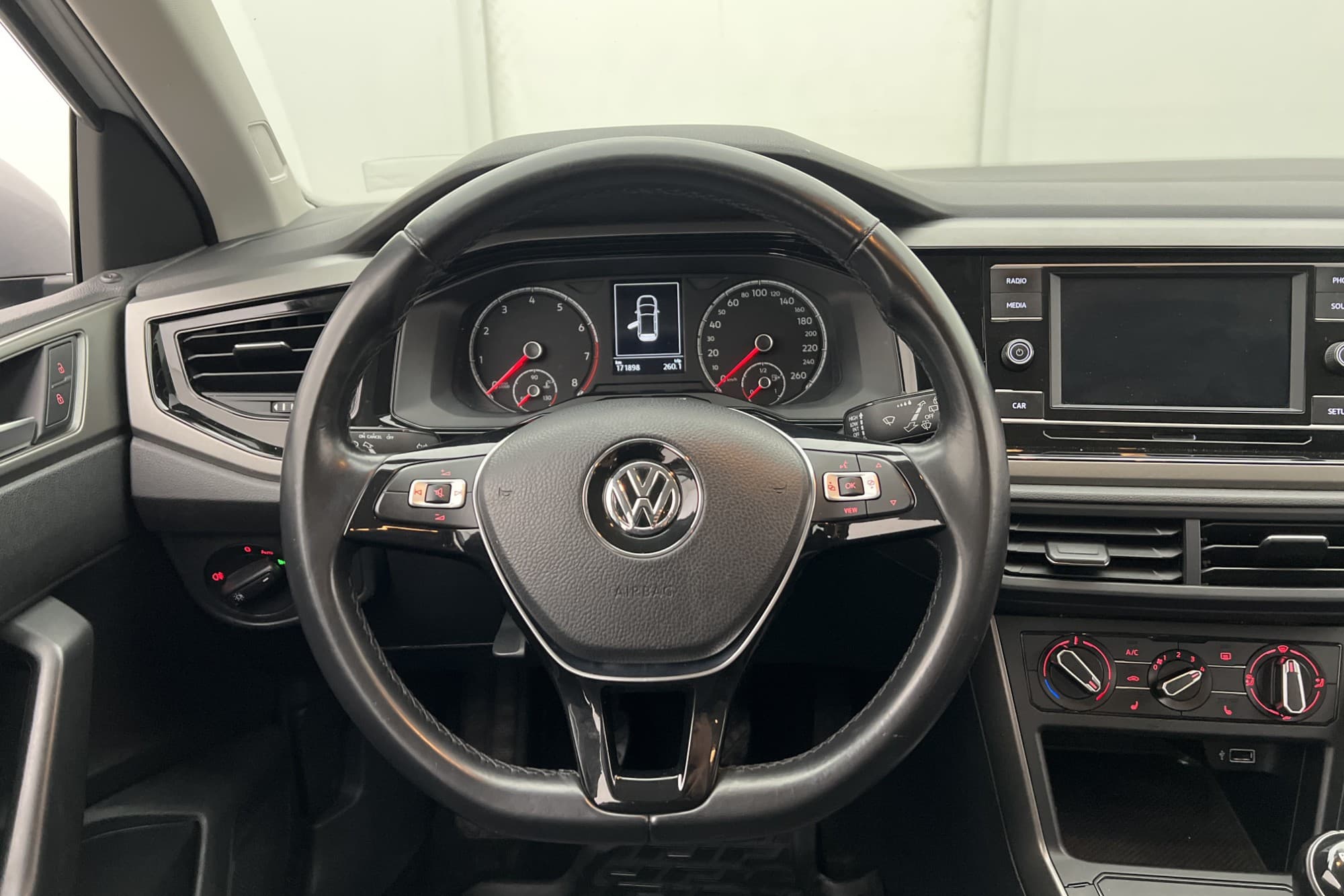 Volkswagen Polo 1.0 TSI 95hk Dragkrok LED-Ramp Farthållare