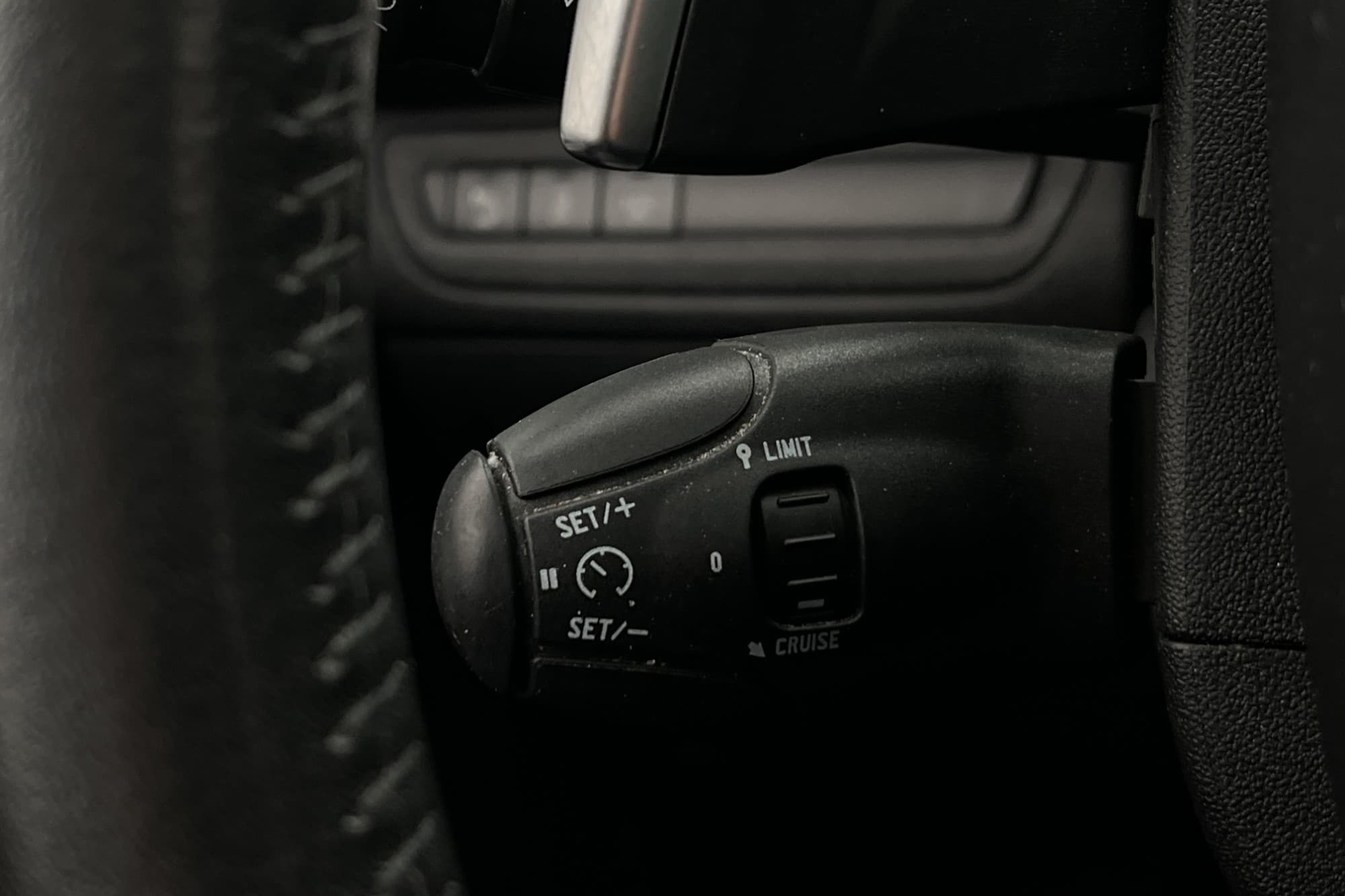 Peugeot 2008 1.2 VTi Pano P-Sensorer Bluetooth Farthållare