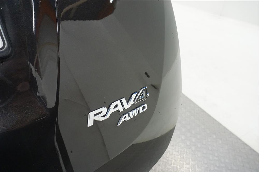 Toyota RAV4 2.2 D-4D D-CAT 150hk B-Kamera Nyservadinteriör