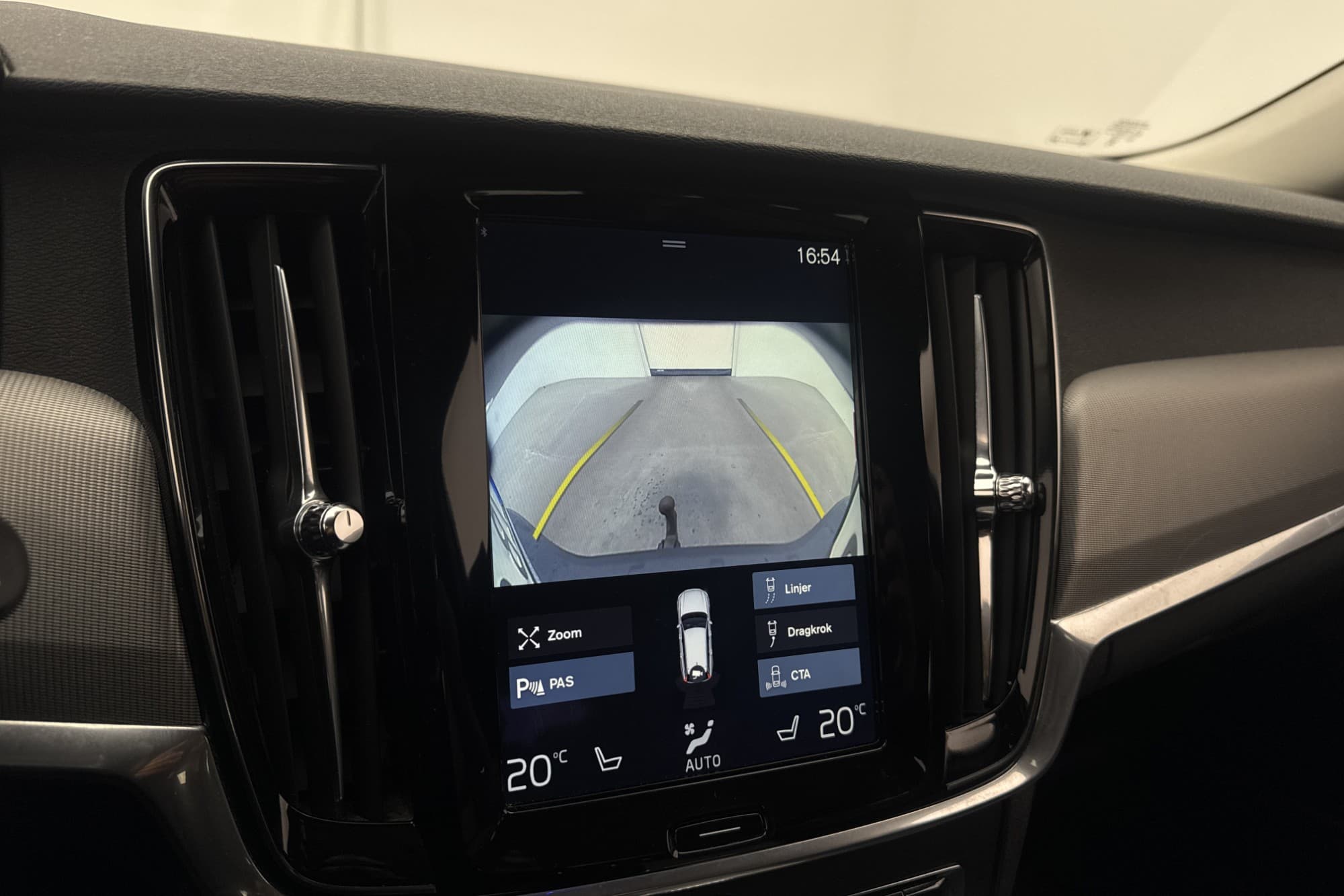 Volvo V90 D3 AWD Inscription VOC Värmare HUD Kamera Drag