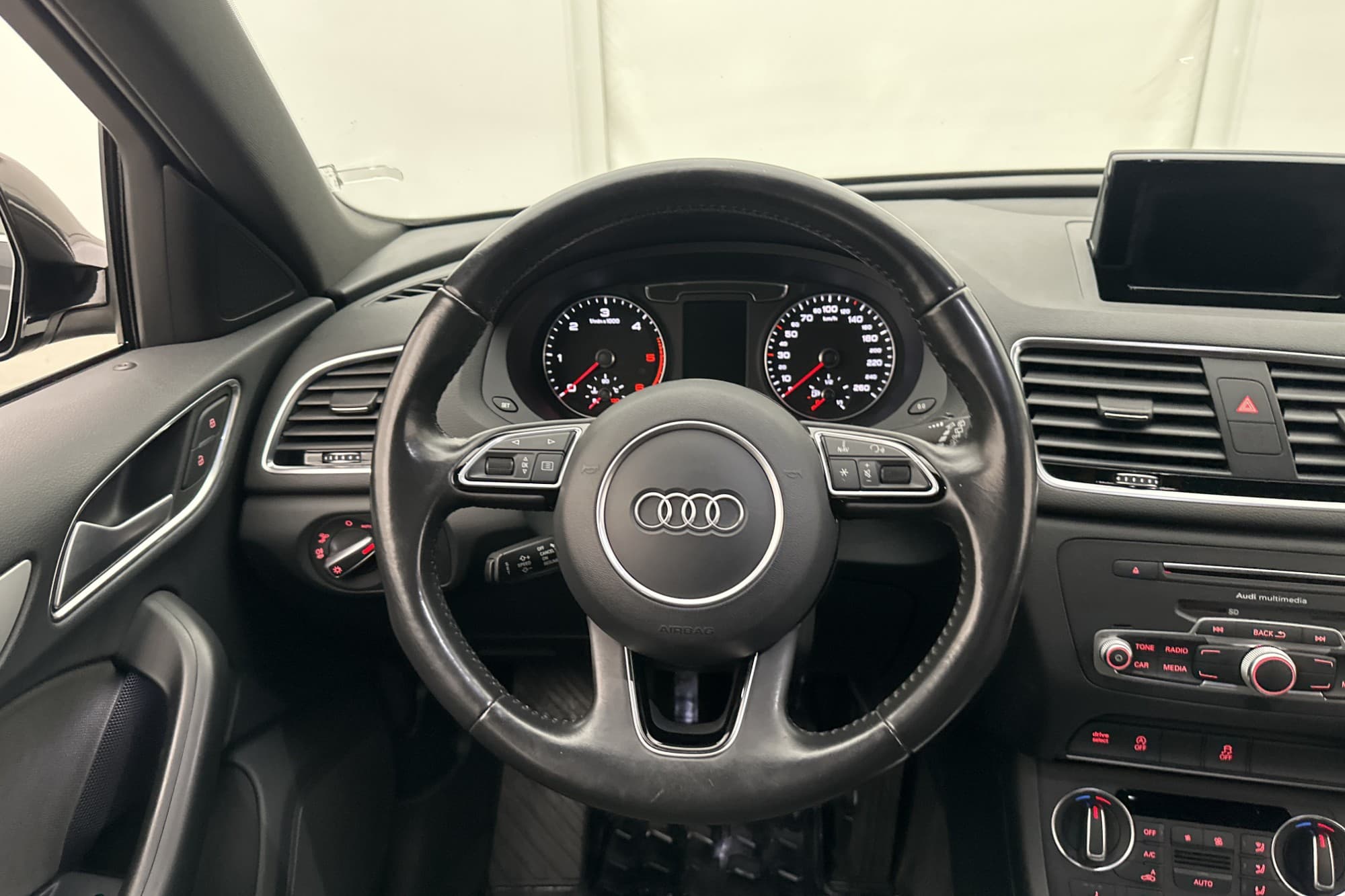 Audi Q3 2.0 TDI Quattro 150hk M-Värmare P-Sensorer Bluetooth