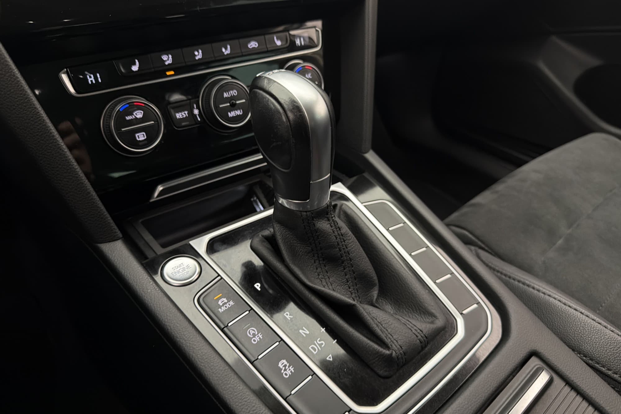 Volkswagen Passat 2.0 TDI GT Apple-CarPlay Kamera Nyservad