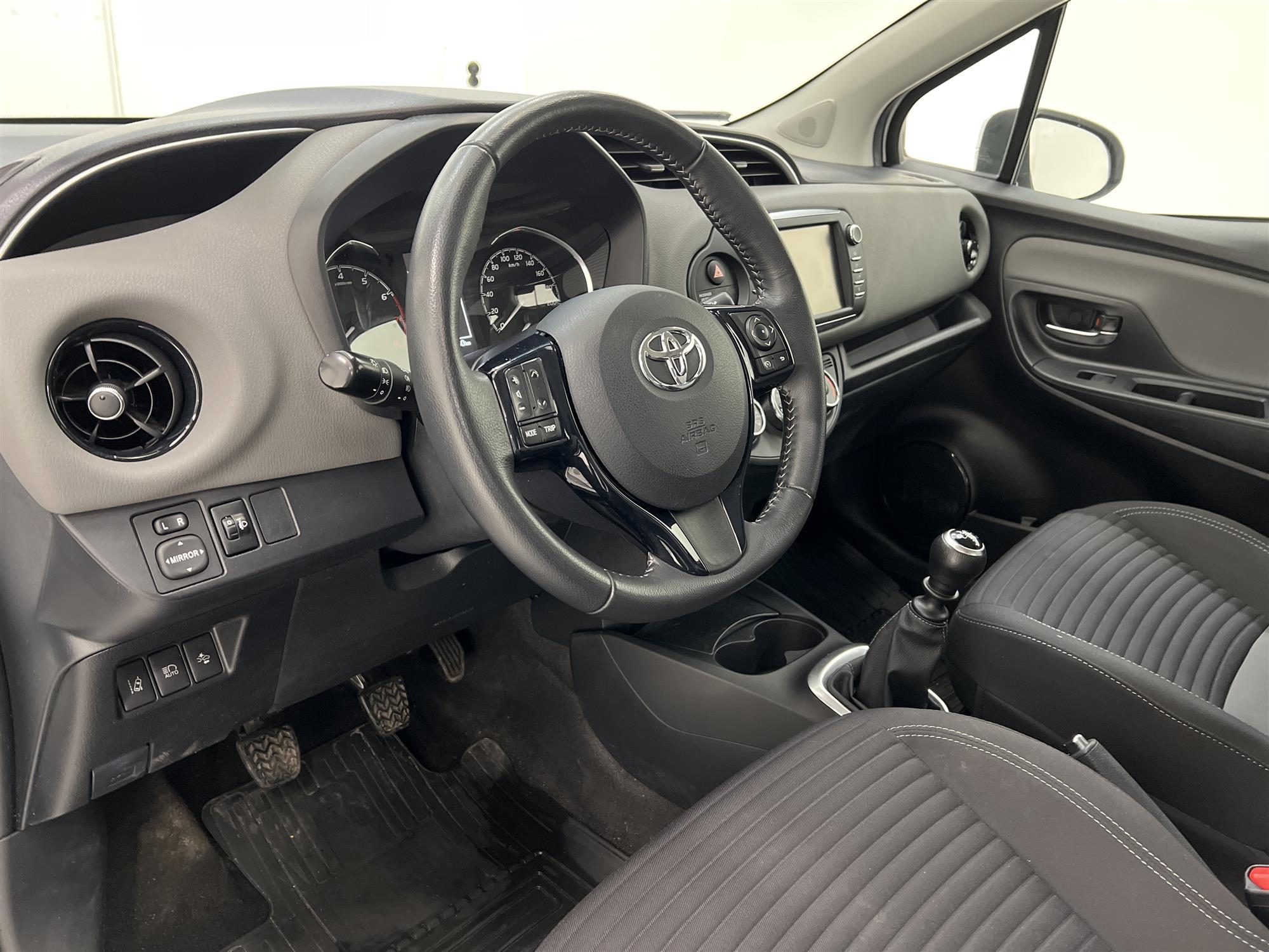 Toyota Yaris  1.5 111hk Navi B-Kam Låg Skatt 0,48L/mil