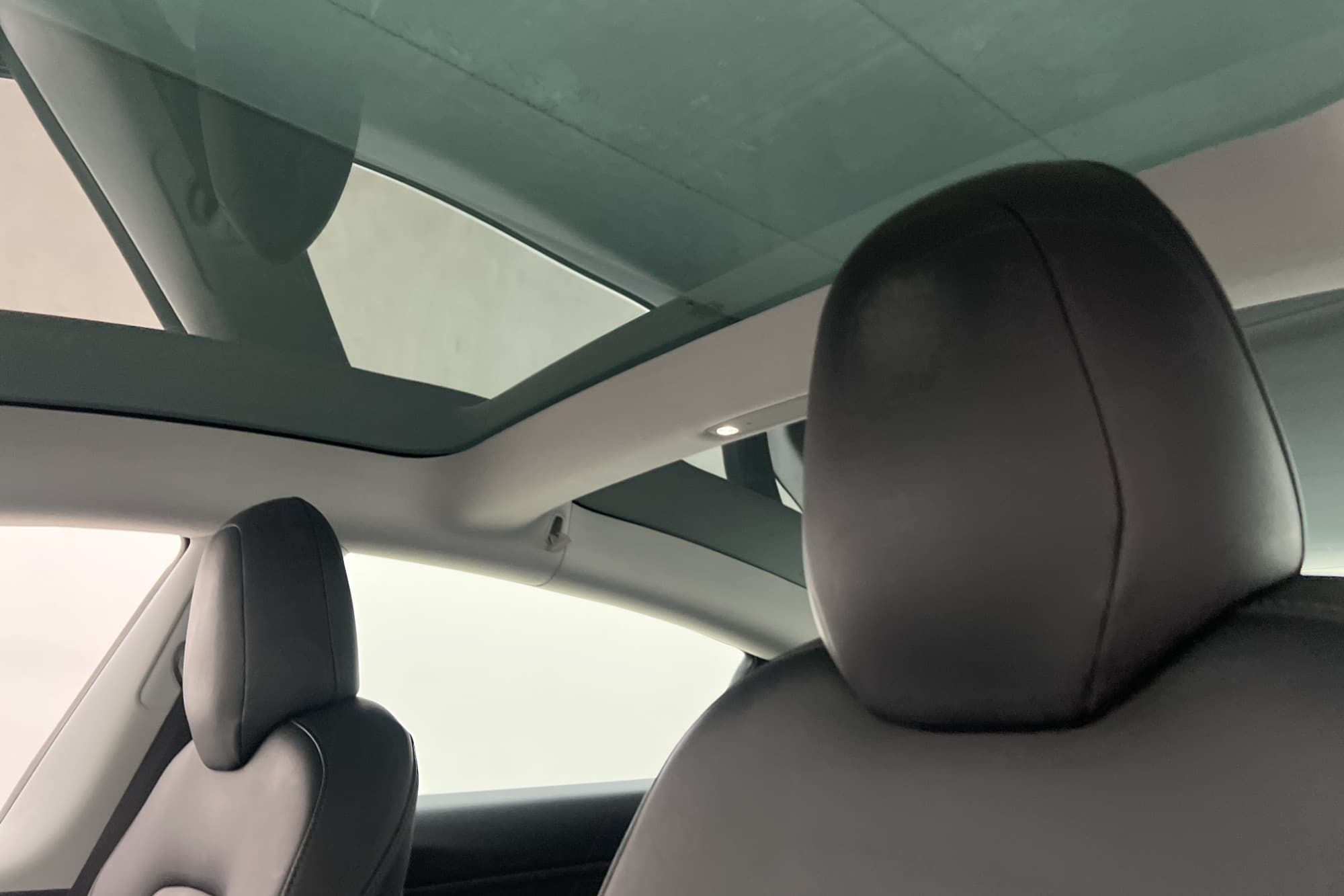 Tesla Model 3 Long Range AWD Dragkrok Autopilot Svensksåld