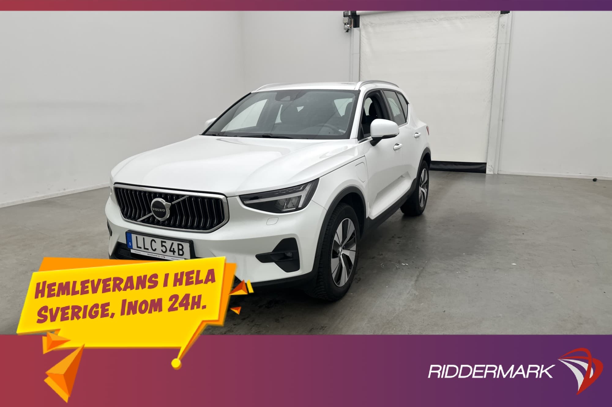 Volvo XC40 T4 TwEn 211hk Core Värmare Kamera Navi Drag MOMS