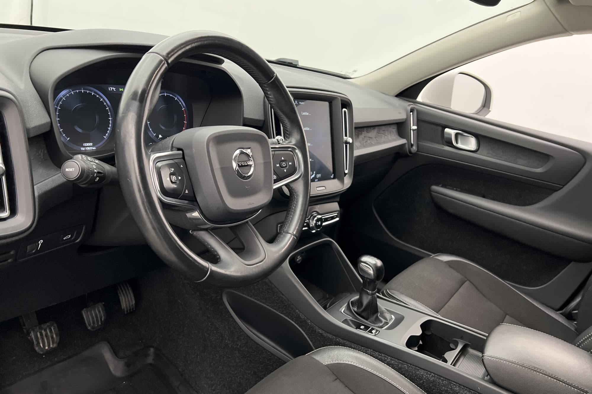 Volvo XC40 T3 156hk Värmare Kamera Drag Navi Rattvärme