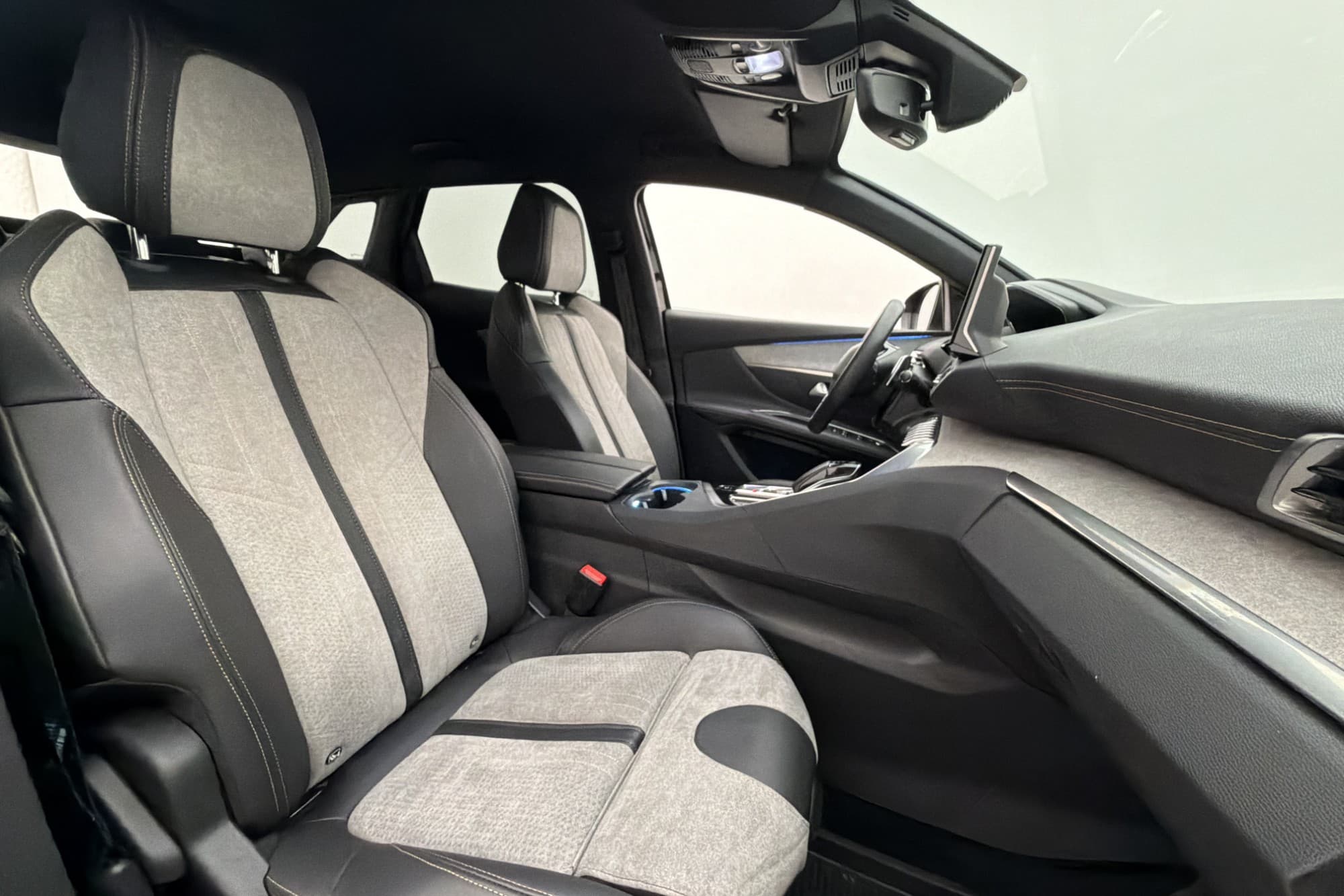 Peugeot 3008 HYBRID4 AWD 300hk GT Värmare 360° Dragkrok MOMS