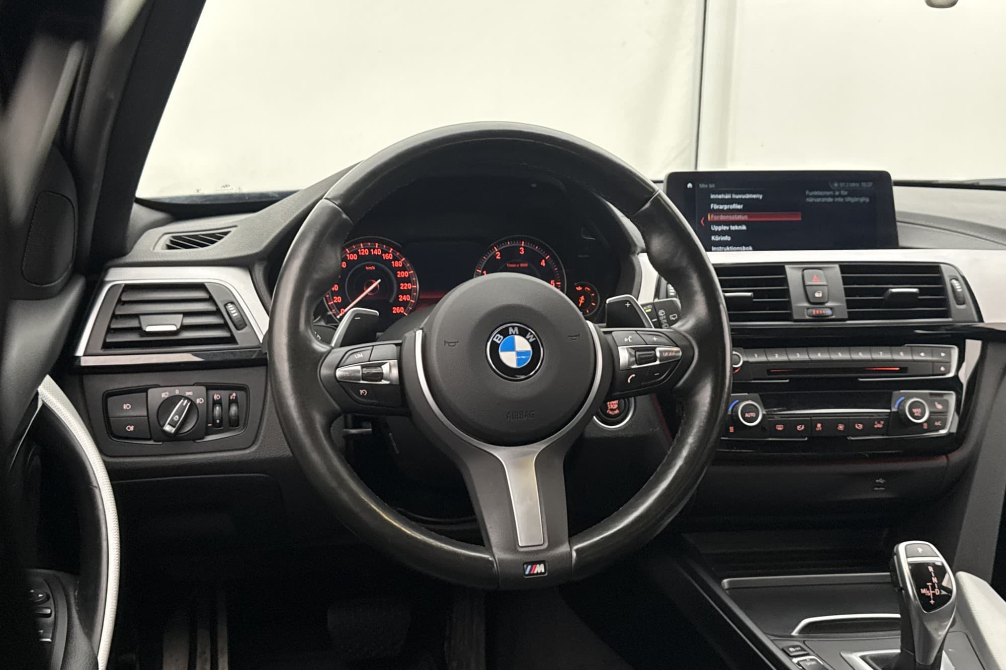 BMW 320 d xDrive Touring M Sport Cockpit HiFi GPS Skinn Drag