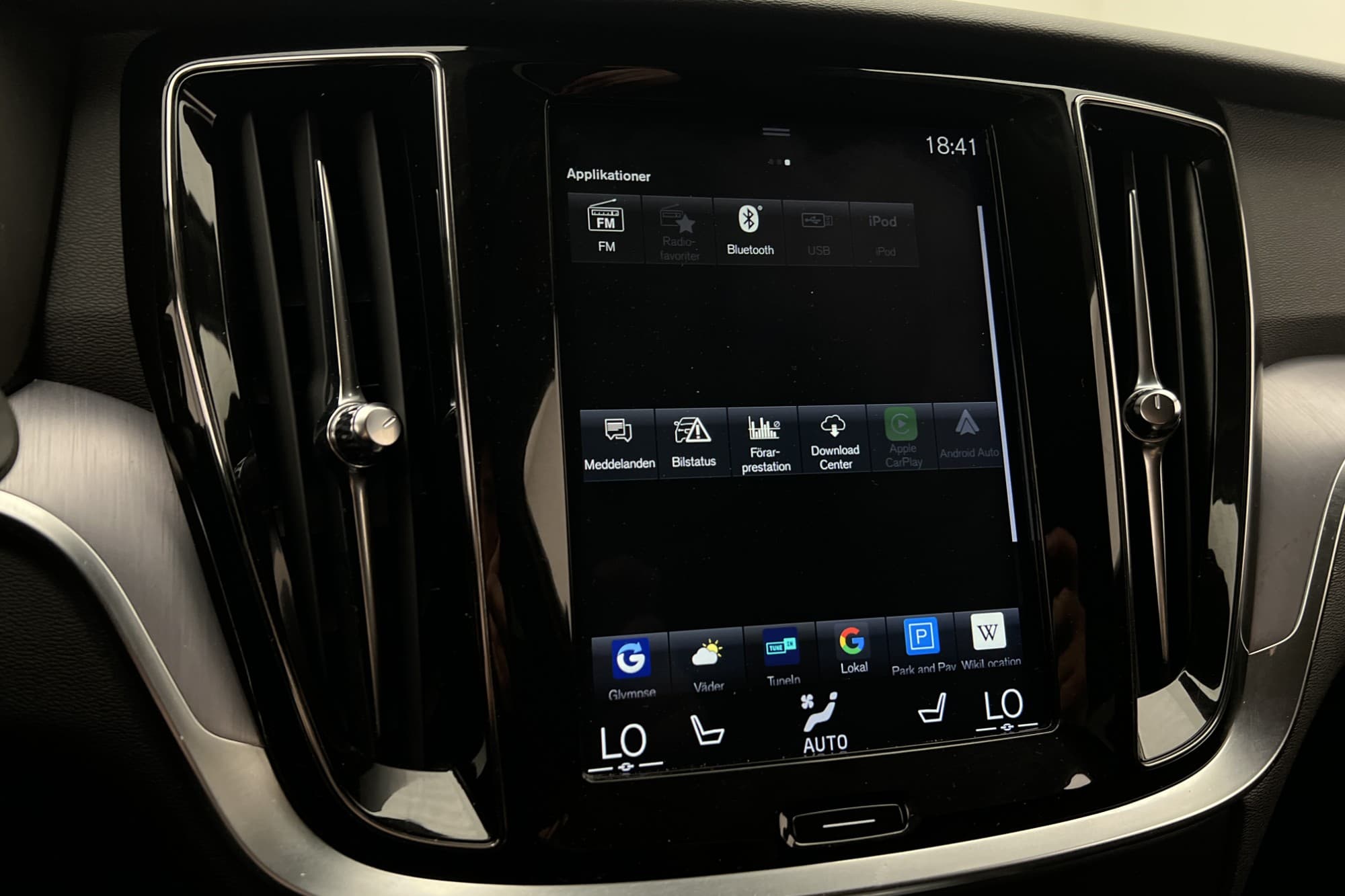 Volvo V60 D3 150hk Momentum Värmare VOC Kamera Carplay Drag