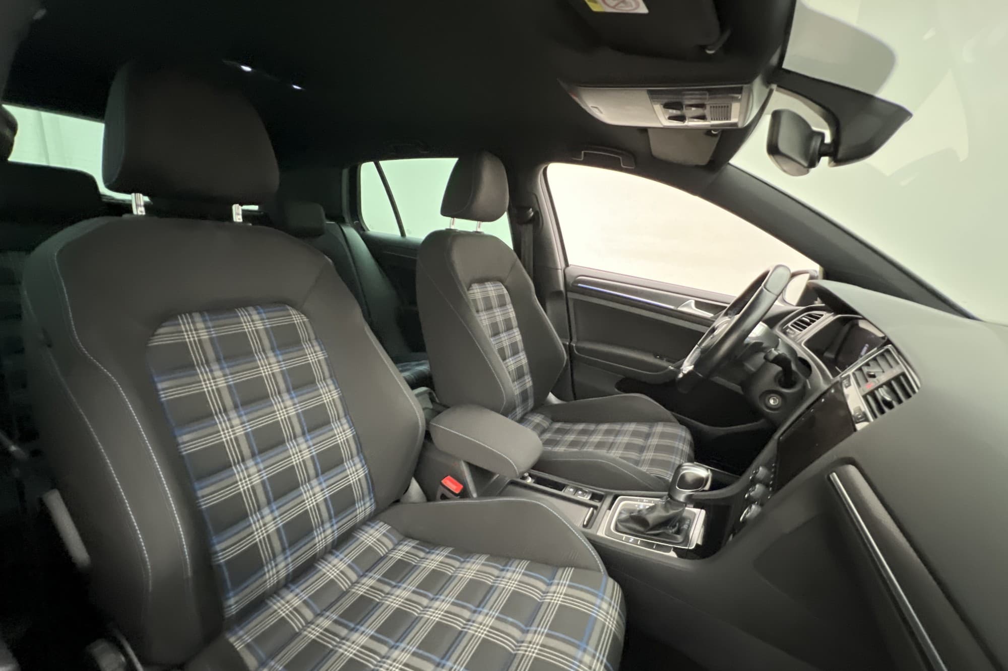 Volkswagen Golf GTE 204hk Cockpit P-Värmare Navi P-Sensorer