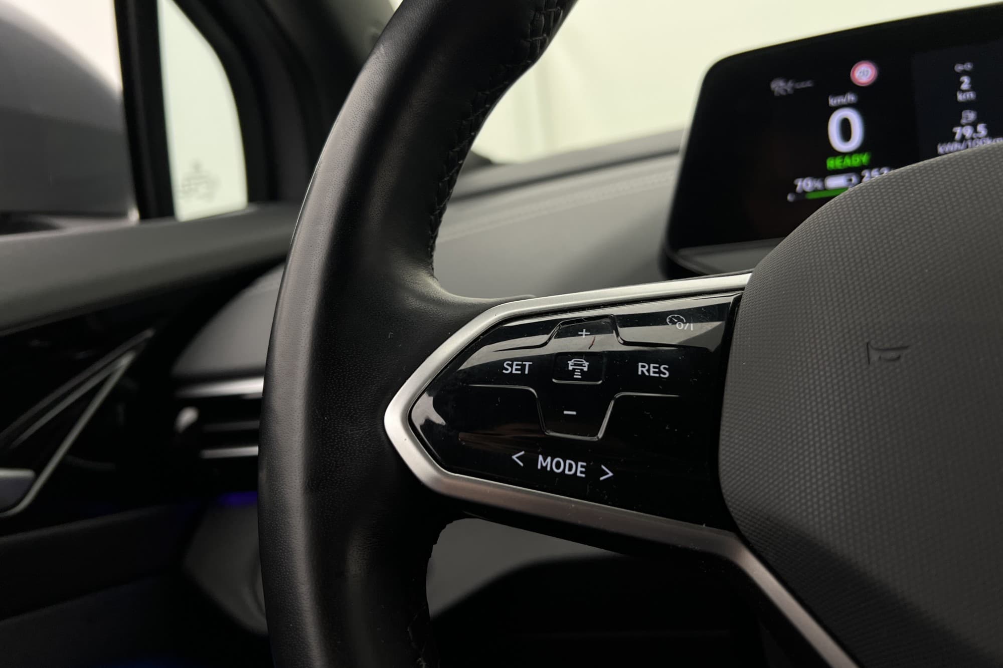 Volkswagen ID.4 Pro Performance Värm CarPlay Navi Drag MOMS