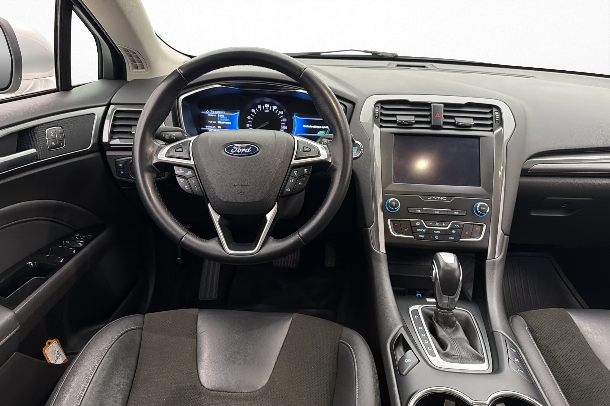 Ford Mondeo Hybrid E-CVT 187hk Titanium Kamera Navi 0,5l/mil