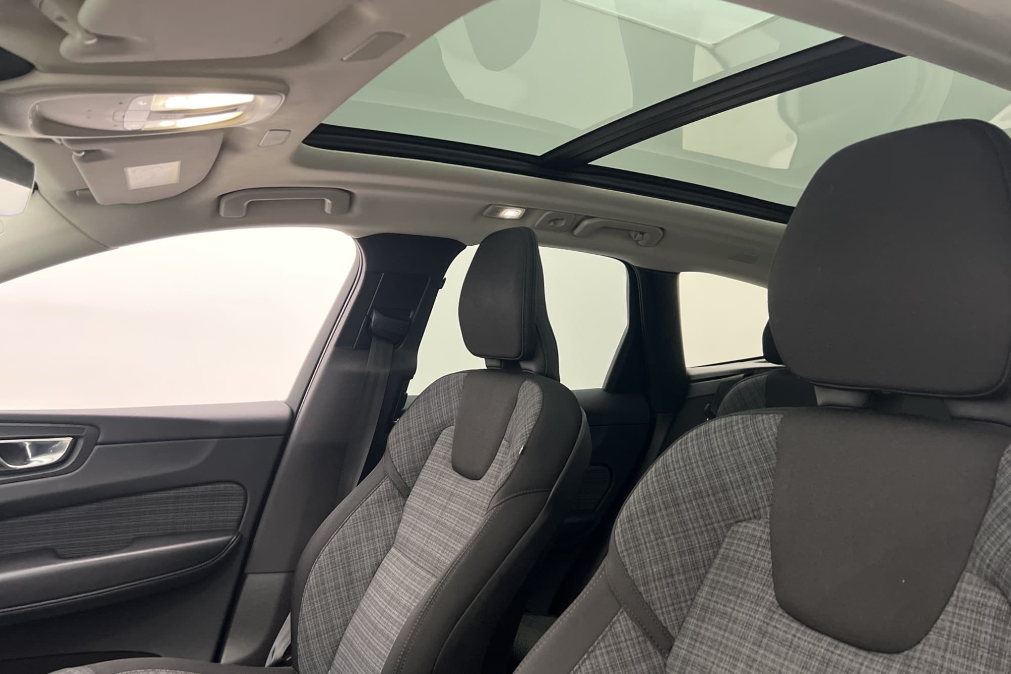 Volvo XC60 Recharge T6 AWD 350hk Core Bright Panorama MOMS