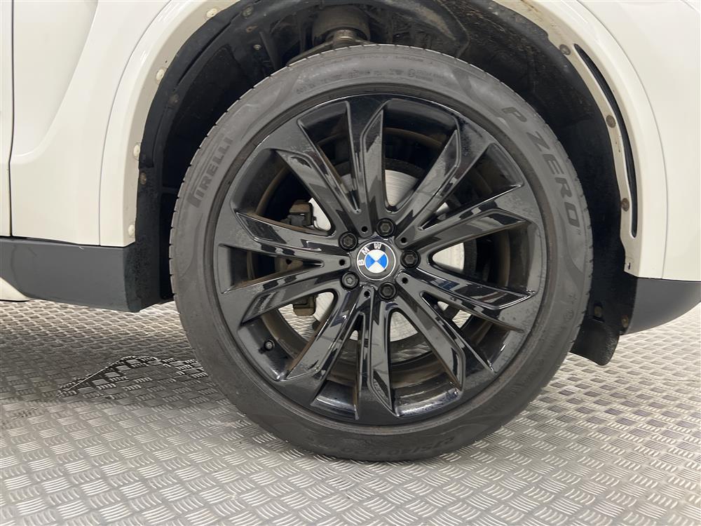 BMW X5 xDrive30d 258hk D-Värm Skinn Navi B-Kam Drag PDC
