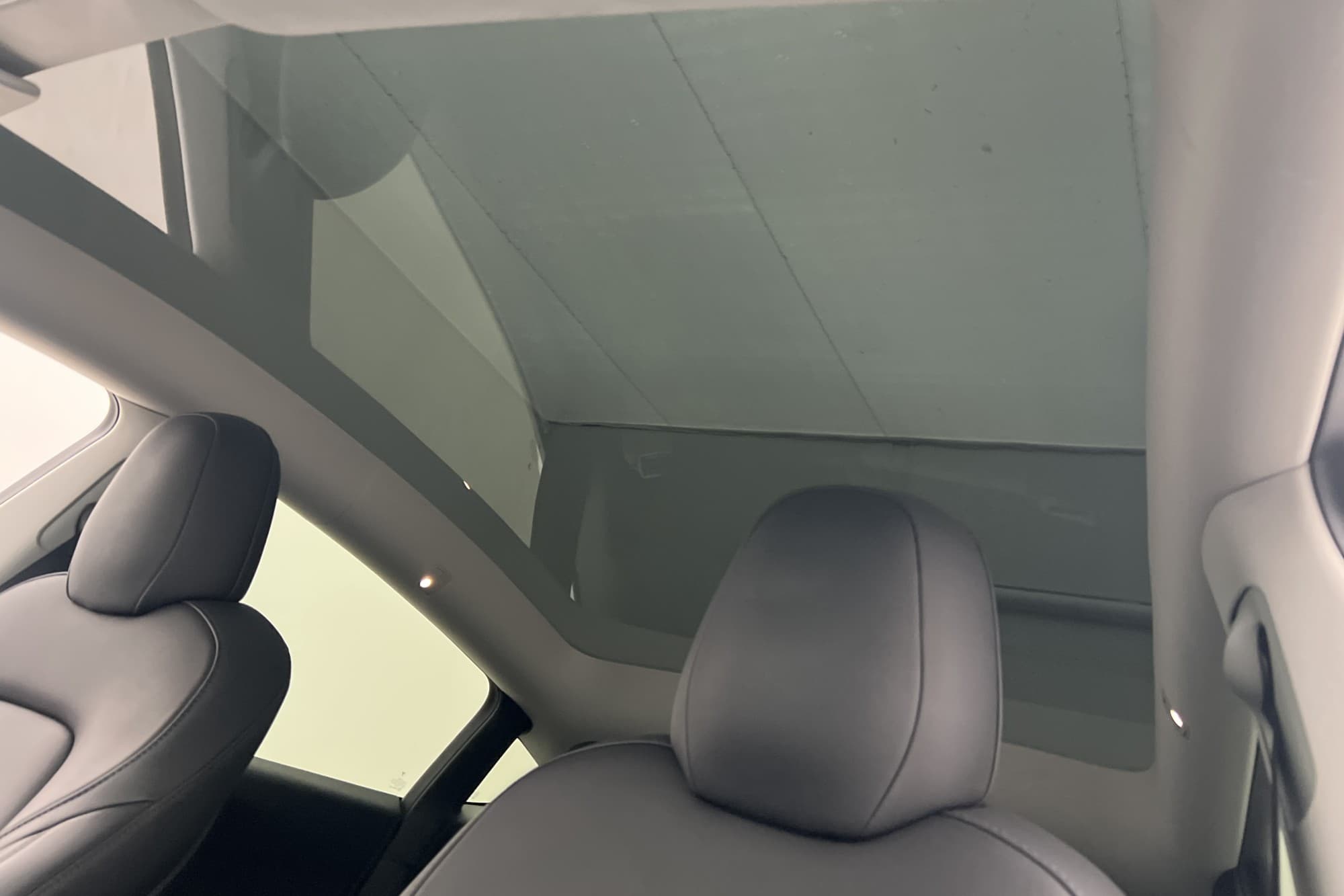 Tesla Model Y Long Range AWD Autopilot Svensksåld MOMS