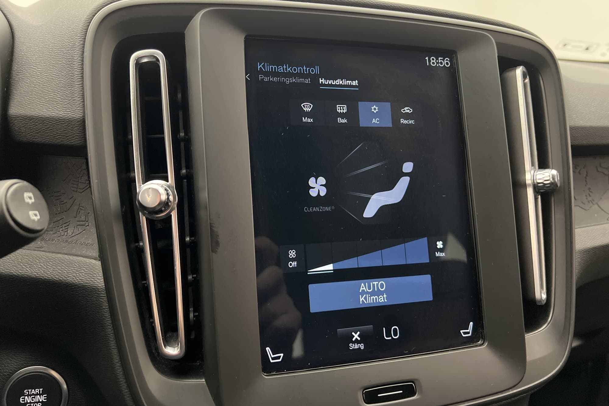 Volvo XC40 T3 156hk VOC Värmare Farthållare Sensorer