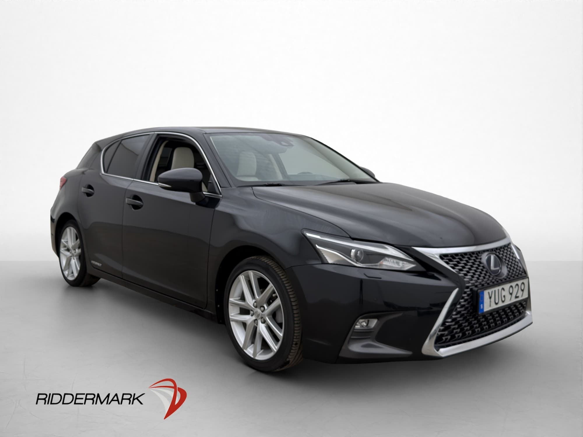 Lexus CT 200h F Sport Mark Levinson Kamera Skinn 136hk