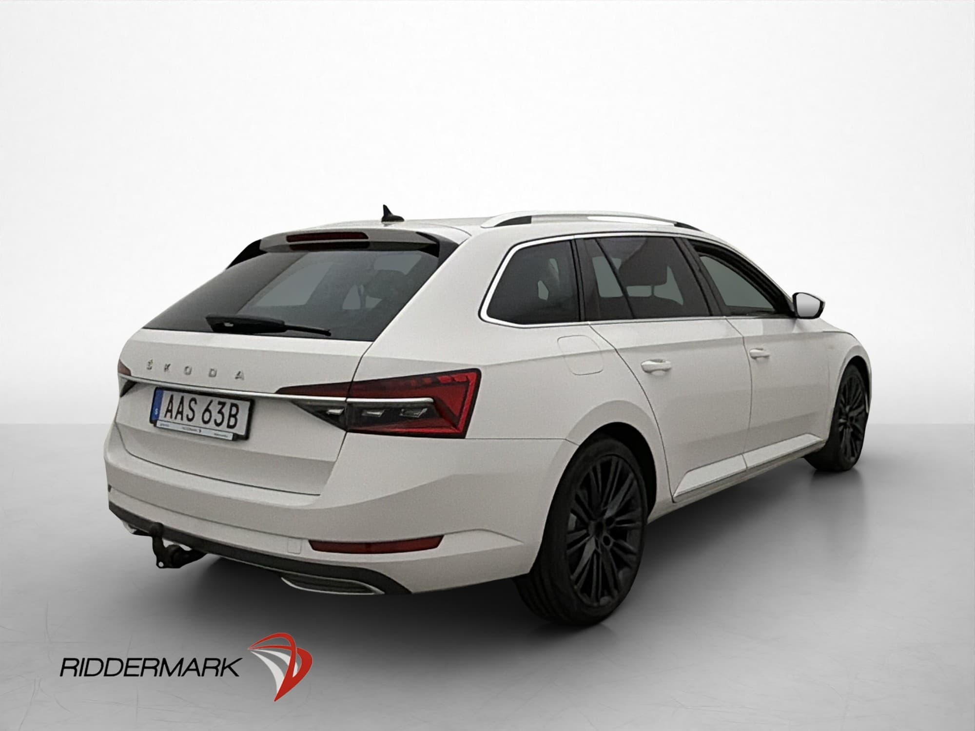 Skoda Superb 4x4 L&K Canton Värmare Drag Skinn Kamera