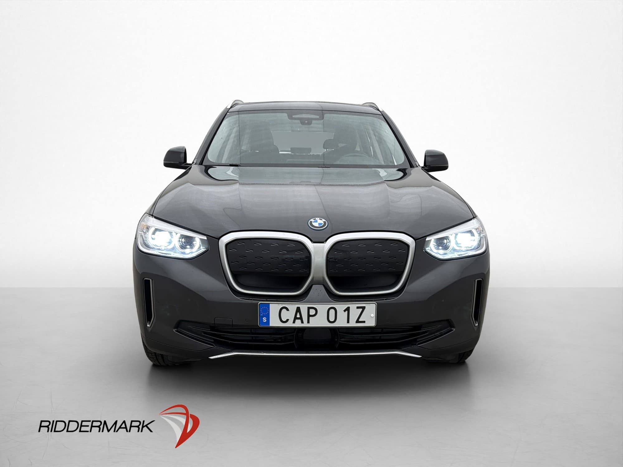 BMW iX3 286hk Charged Panorama Kamera Skinn Elstolar CarPlay