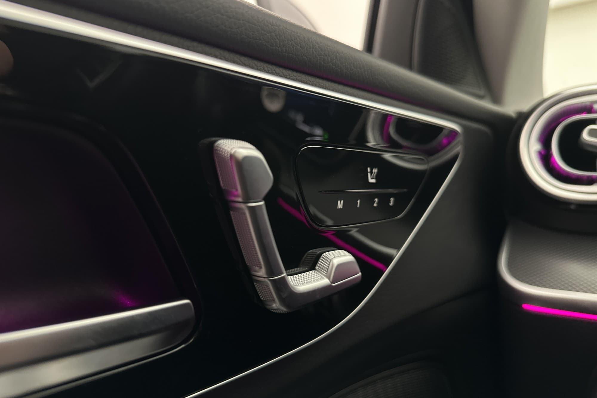 Mercedes-Benz C220 T d 200hk 4M Navi Ambient 360° Drag MOMS