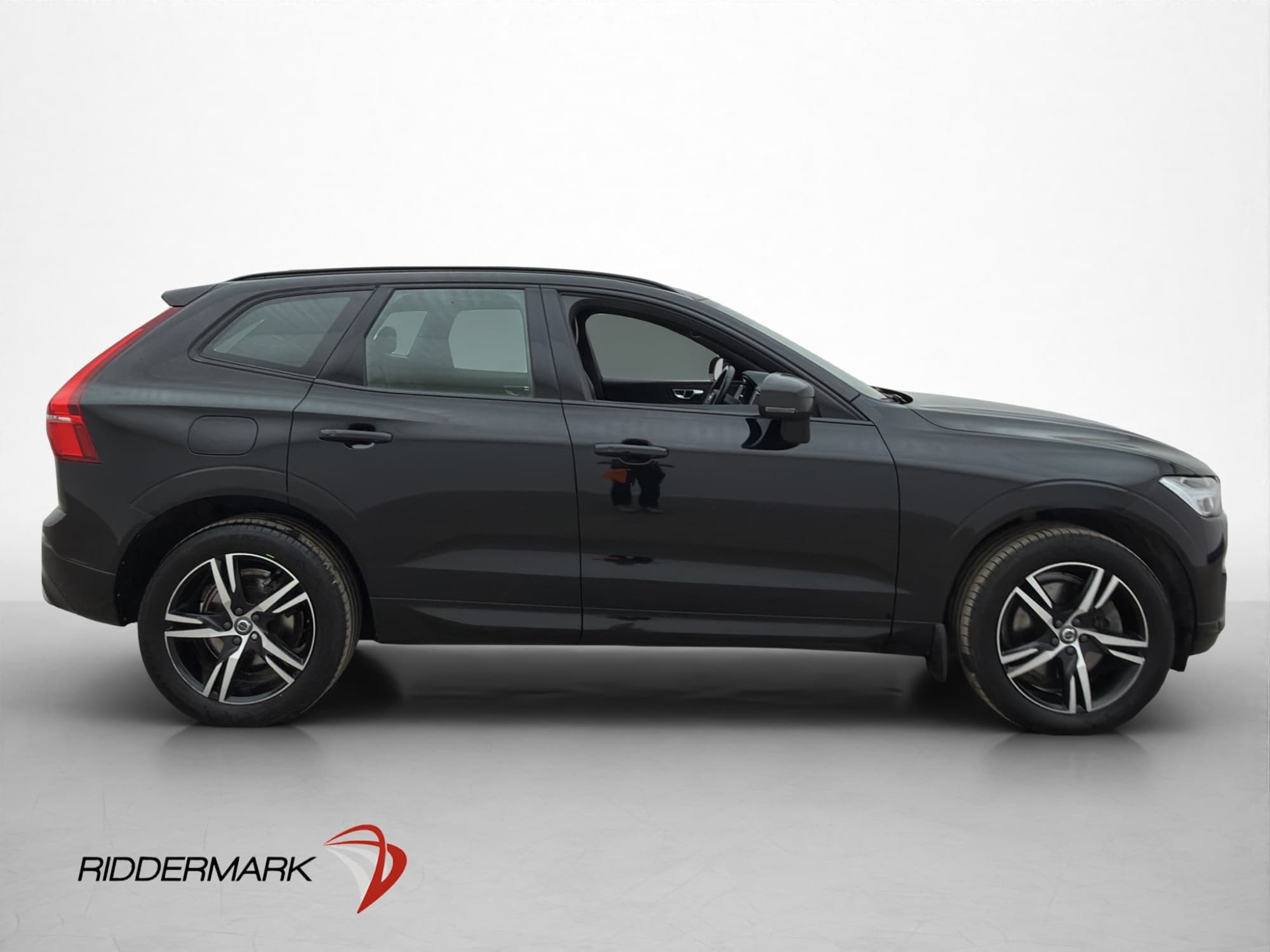 Volvo XC60 Recharge T8 AWD R-Design Pano H/K Värm Drag