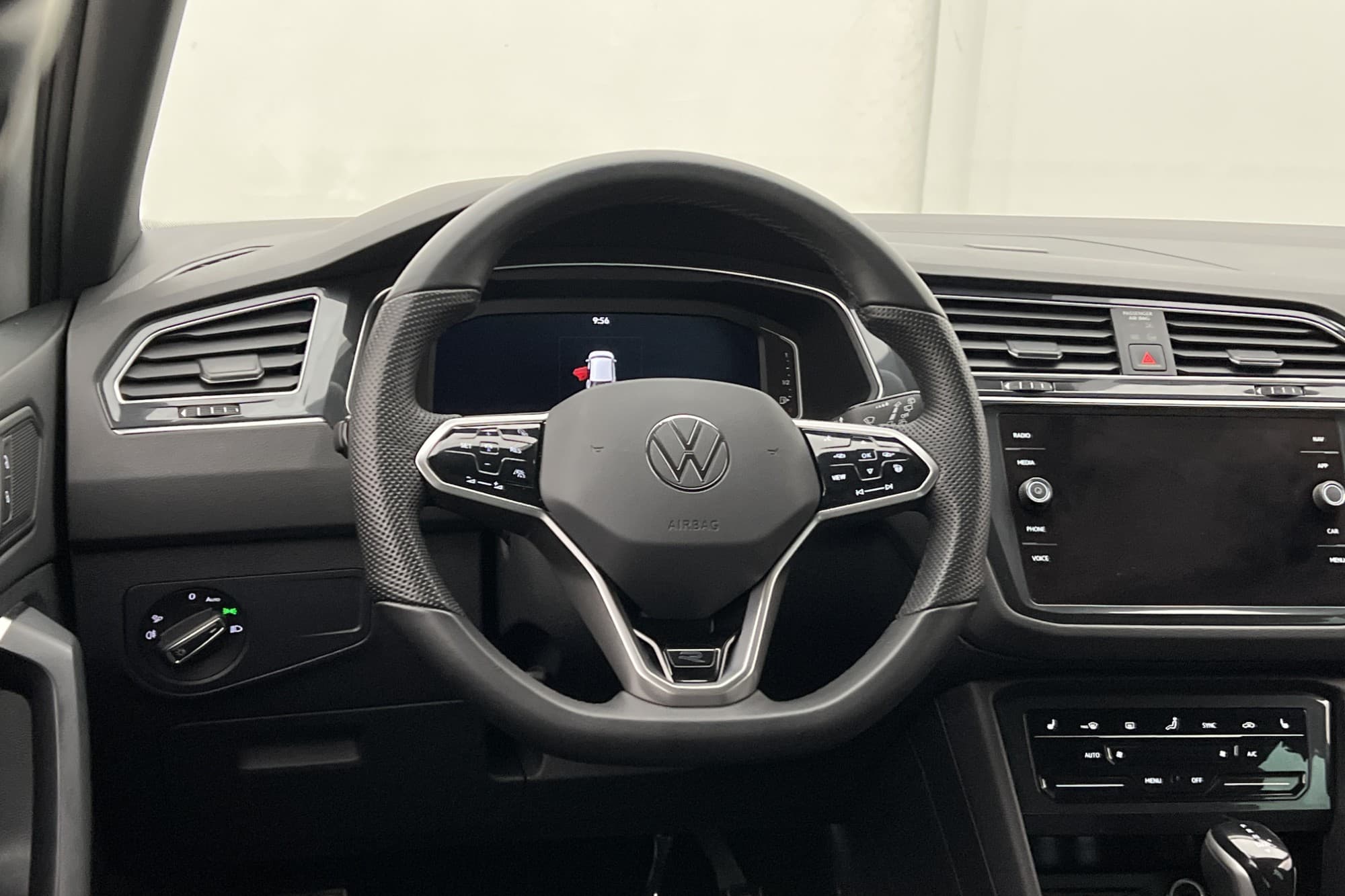 Volkswagen Tiguan eHybrid 245hk R-Line Cockpit CarPlay MOMS
