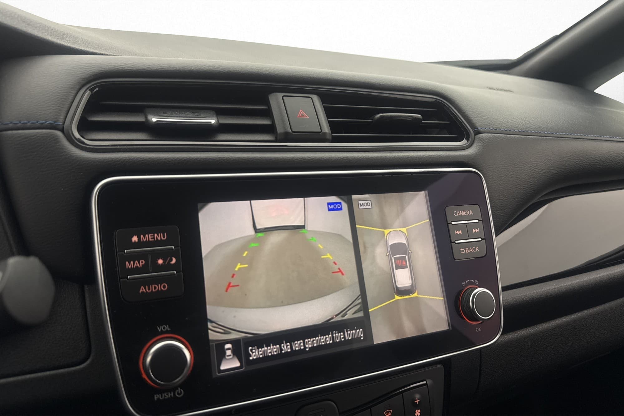 Nissan Leaf 40 kWh Tekna BOSE 360° Kamera Navi Rattvärme