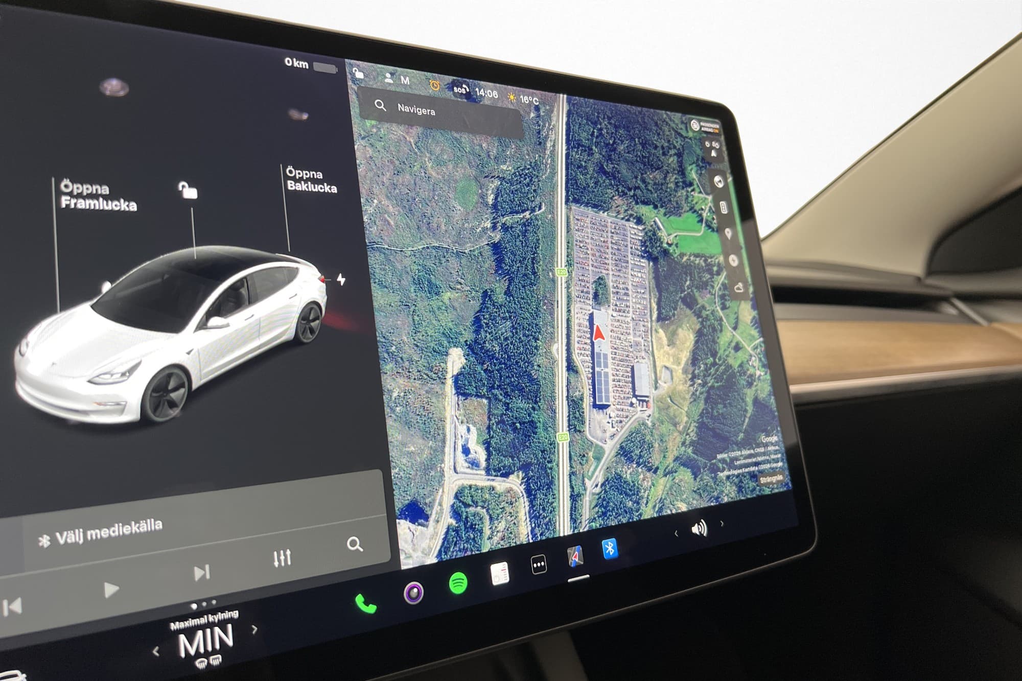 Tesla Model 3 Standard Range Plus Panorama MOMS AP Sv-Såld