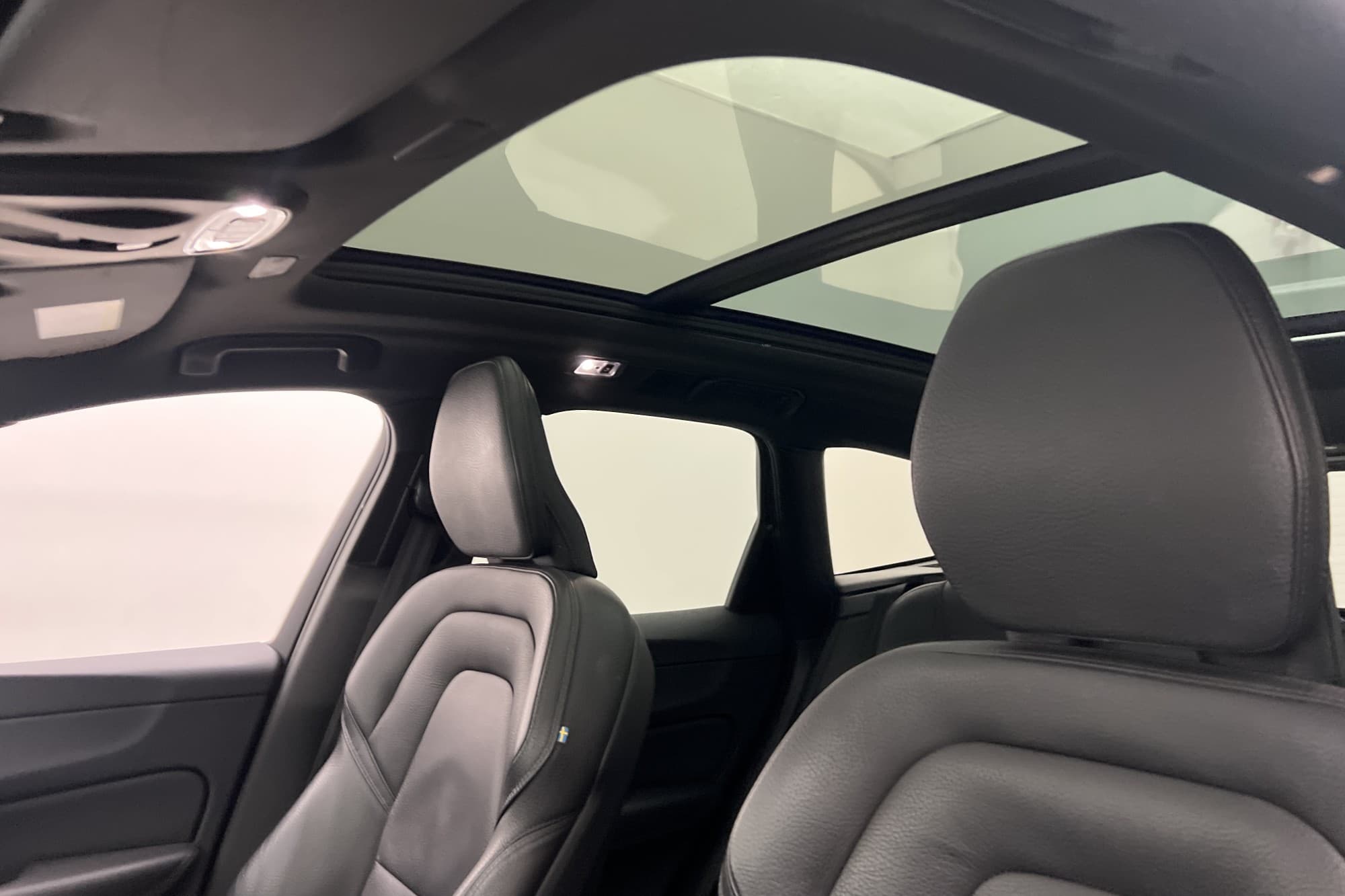 Volvo XC60 B5 AWD R-Design HUD H/K Pano 360° Läder BLIS