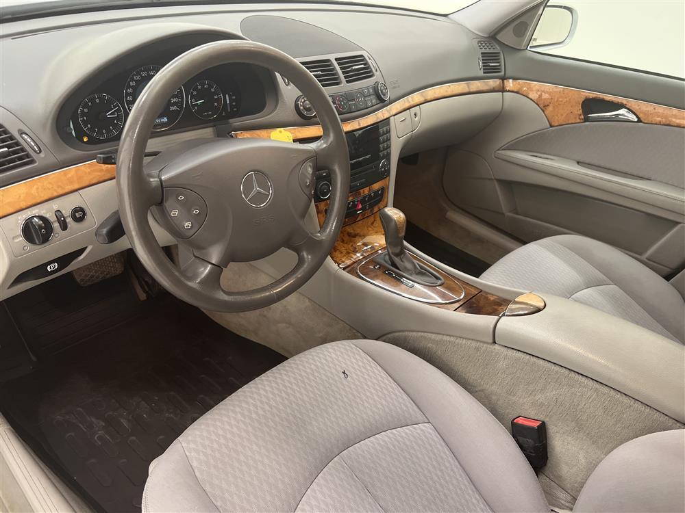 Mercedes-Benz E 240 177hk Elegance Välskött interiör