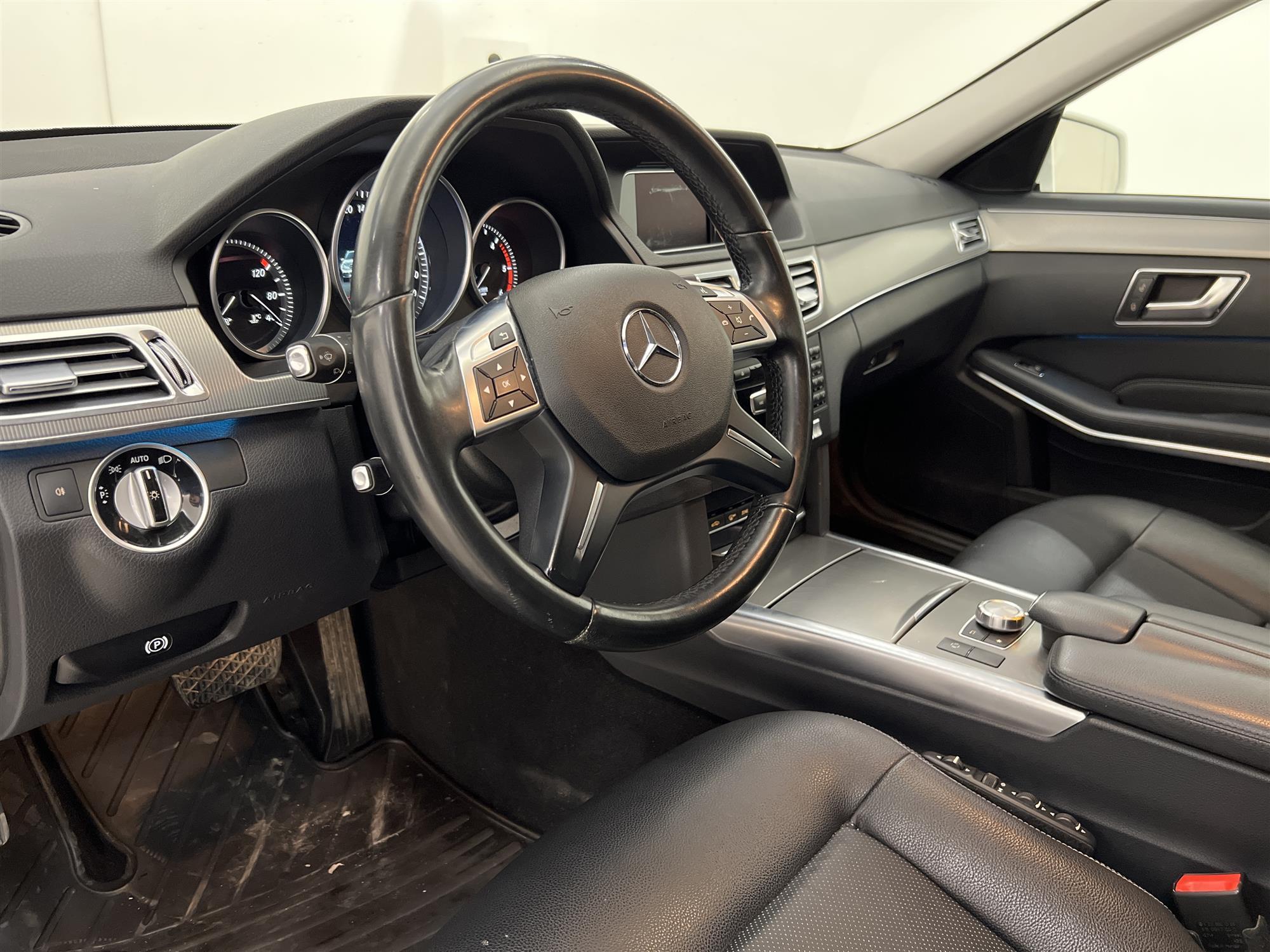 Mercedes-Benz E220 170hk Dragkrok Helskinn Navi 0,54L/mil