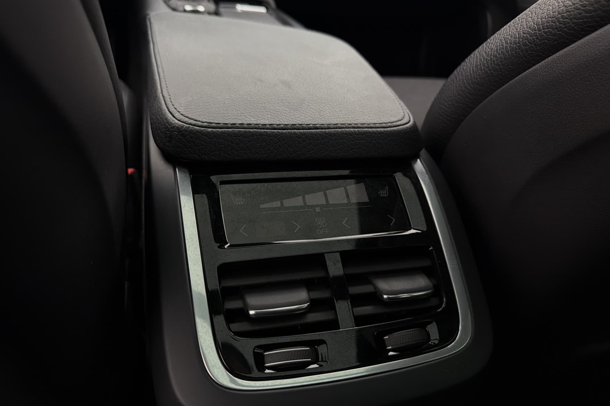 Volvo V90 D4 190hk Momentum VOC D-Värmare Pano