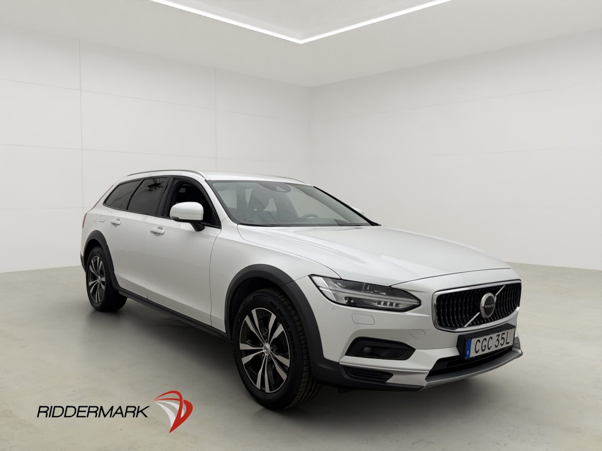 Volvo V90 Cross Country