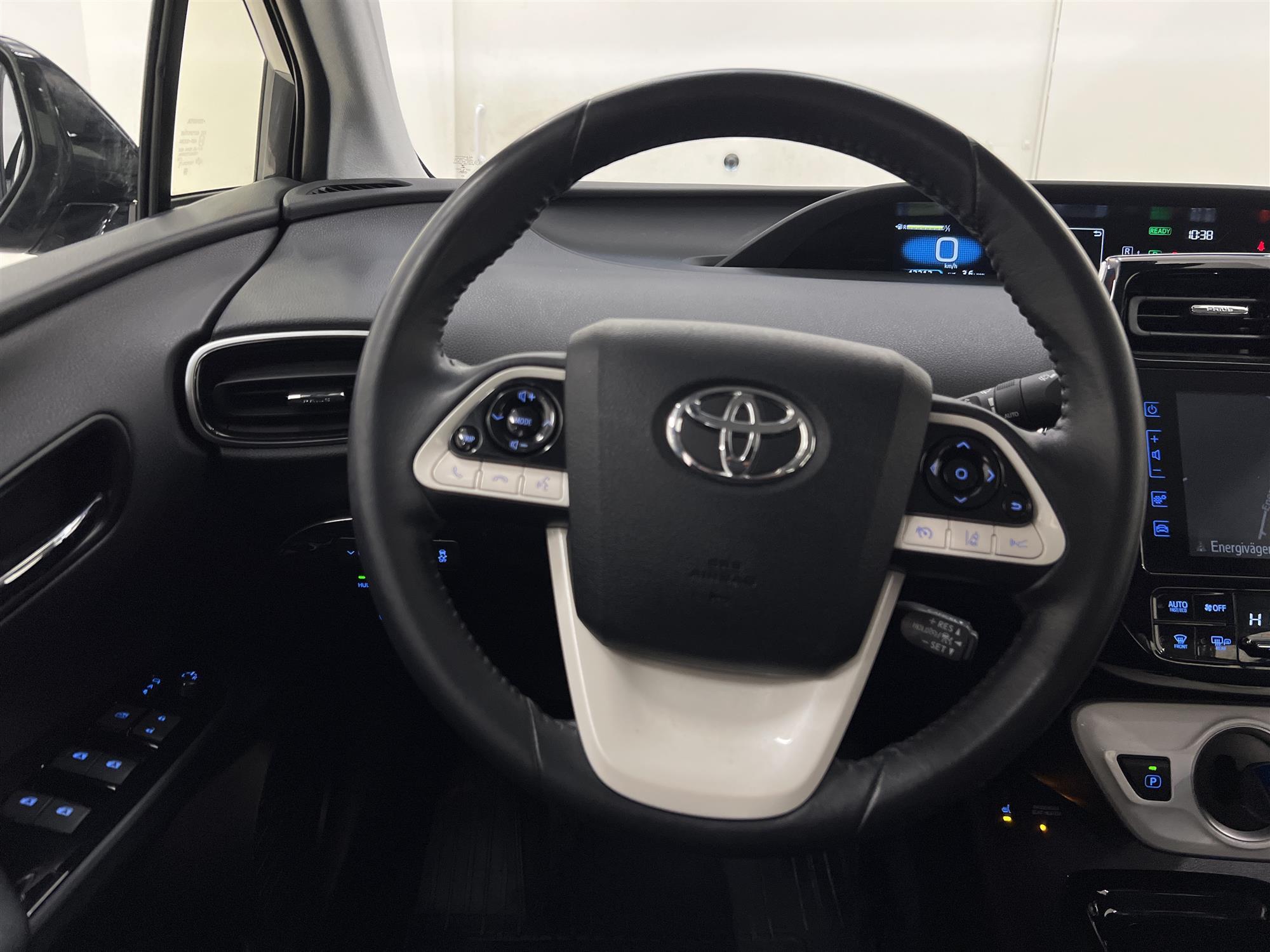 Toyota Prius 1.8 Plug-In 123hk Backkamera Navi Head up MVärm