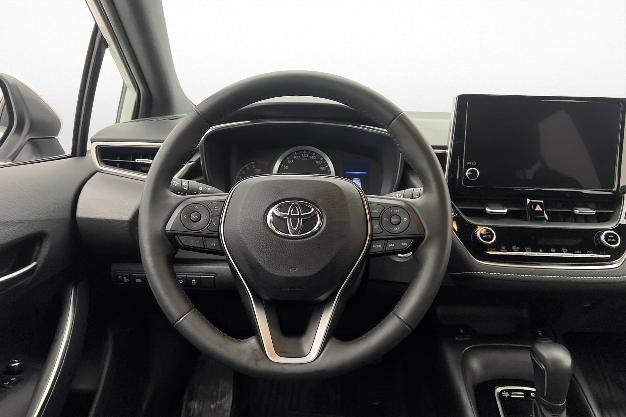 Toyota Corolla Active Adaptiv-f Rattvärme Lane Assist Kamera