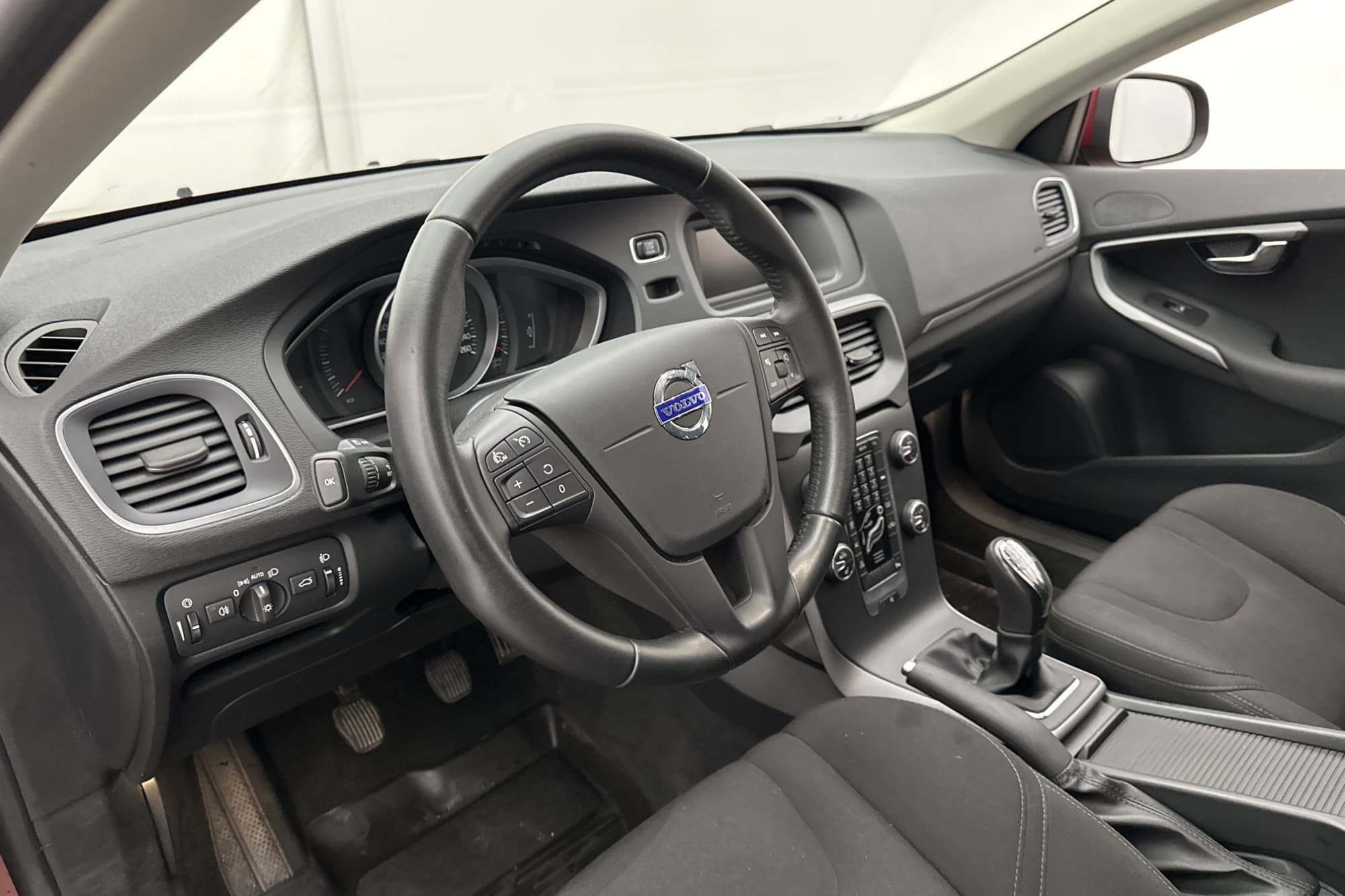 Volvo V40 T2 122hk Backkamera P-Värmare Dragkrok LÅGAMIL