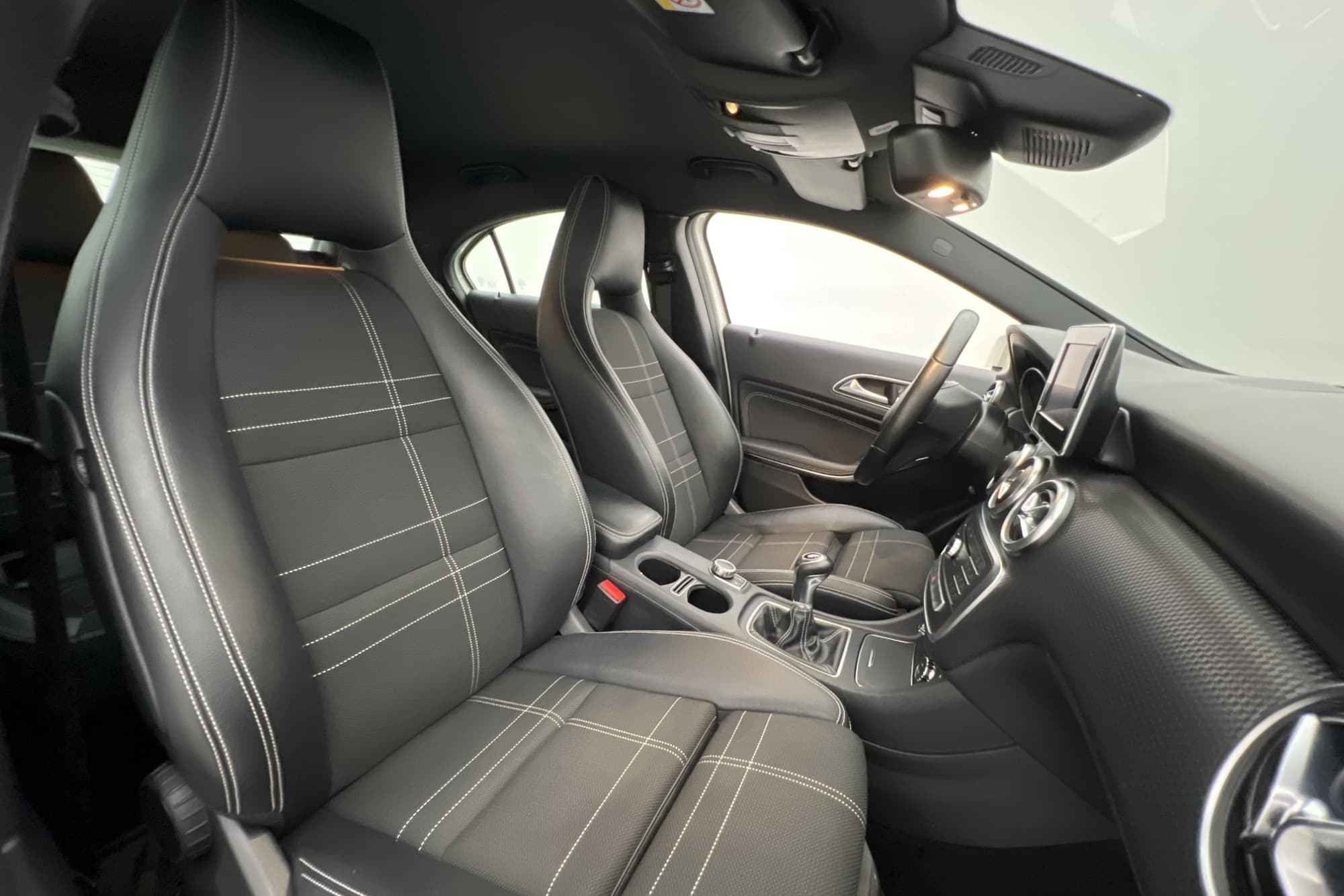 Mercedes-Benz A180 Urban Line Kamera Halvskinn Farthållare