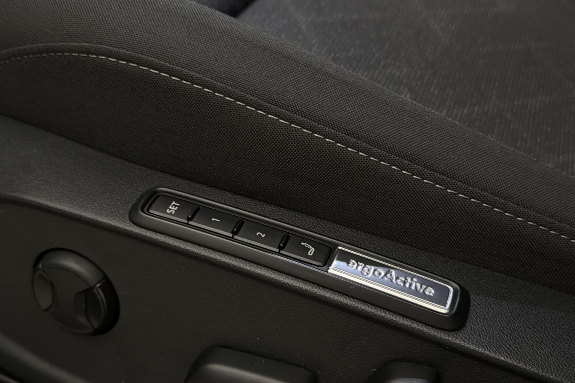 Volkswagen Golf 1.5 eTSI Cockpit Kamera Värm Adapt-fart Drag