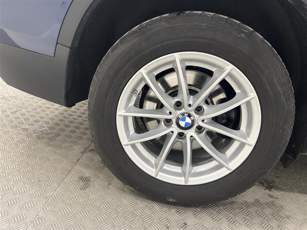 BMW X3 xDrive20d 190hk D-Värm Drag Halvskinn 0,52l/milinteriör
