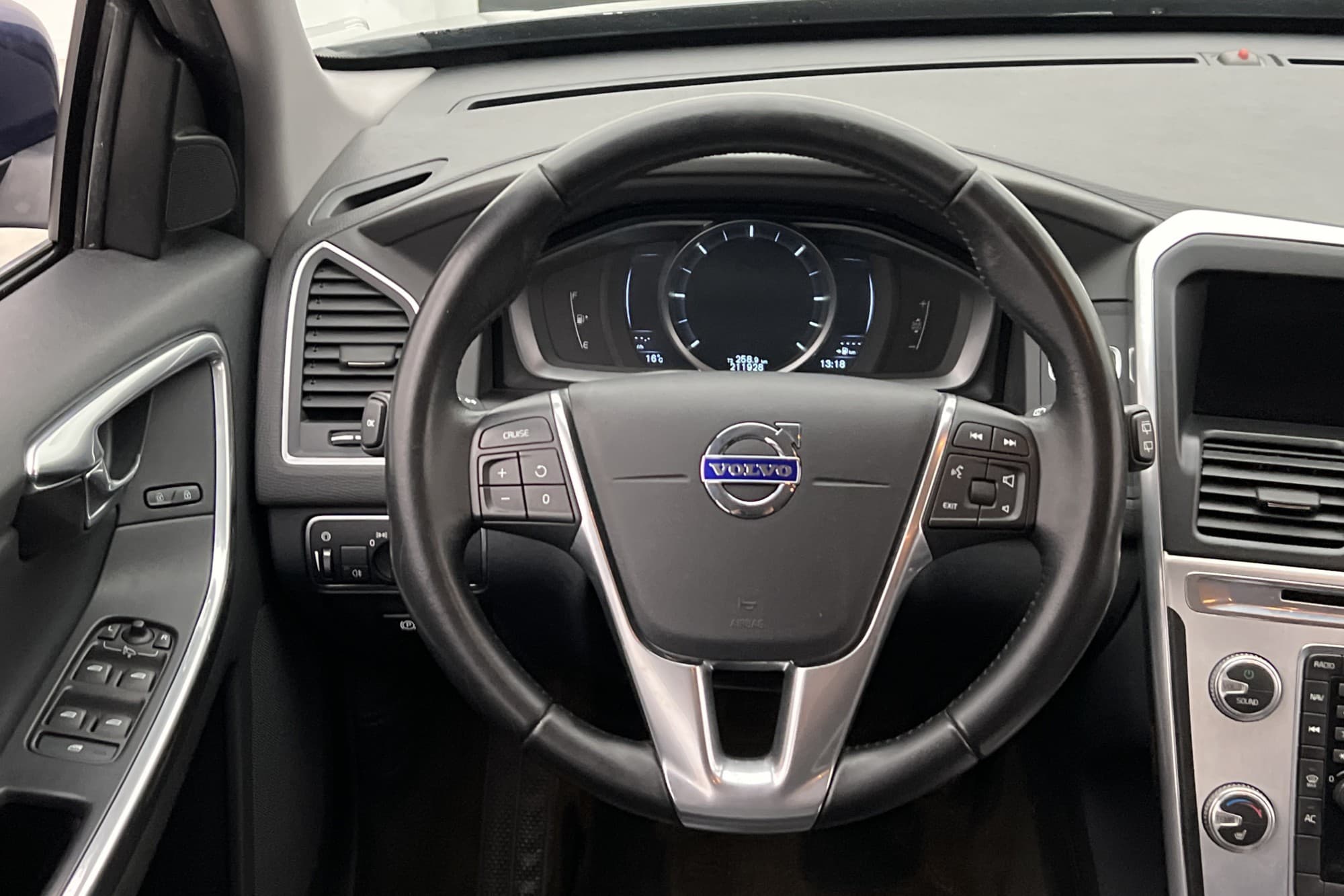 Volvo XC60 D4 AWD Ocean Race VOC Värmare P-Sensorer Skinn