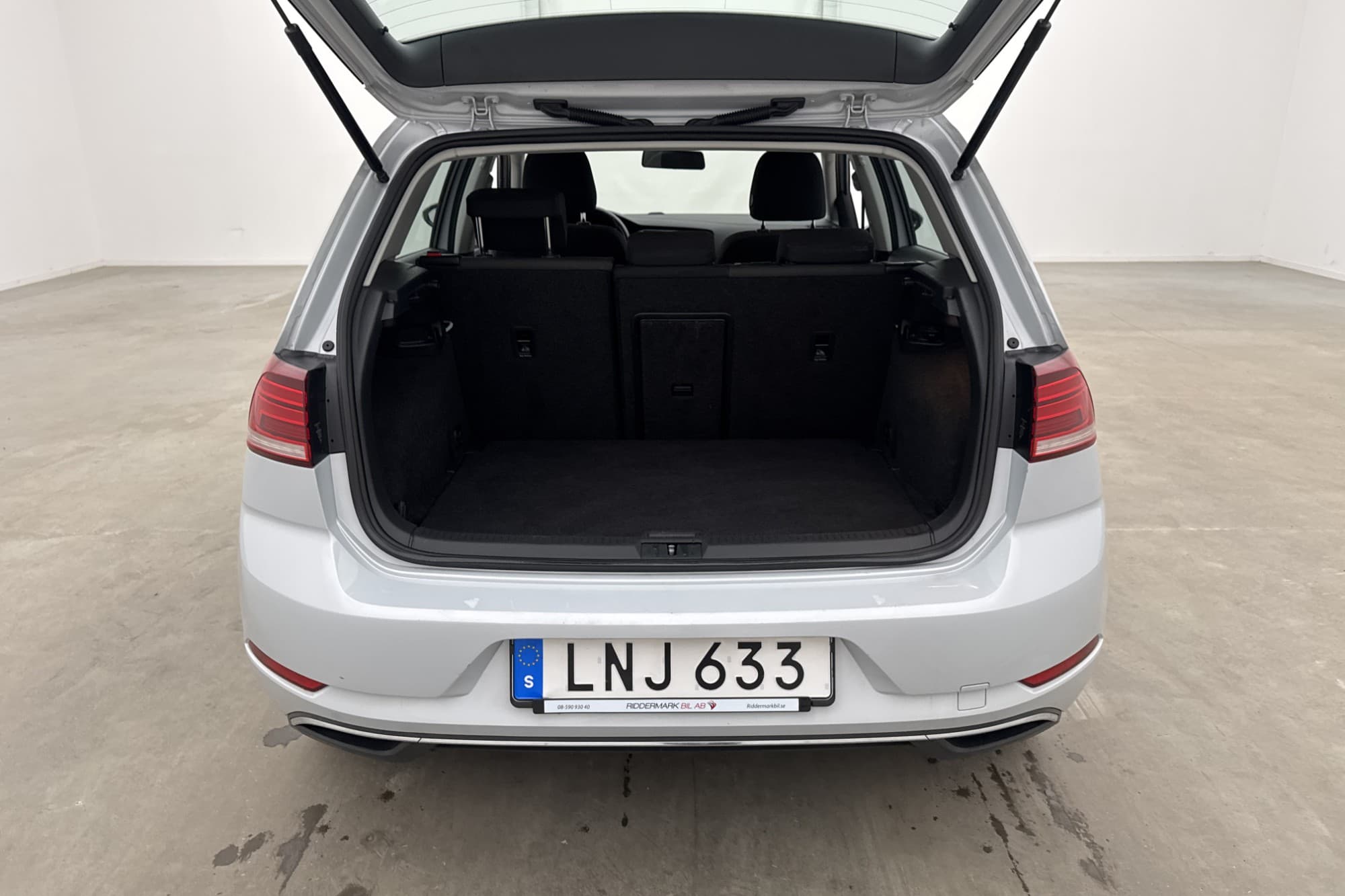 Volkswagen Golf 1.0 TSI 110hk CarPlay Låg-Skatt 0.48 l/mil