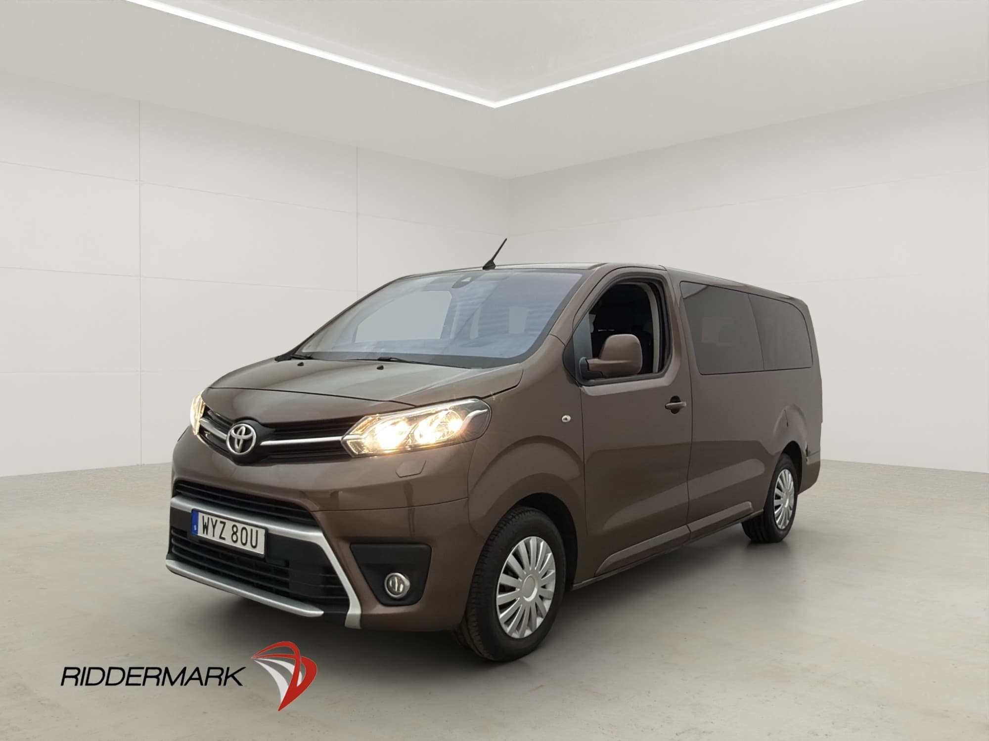 Toyota Proace Verso Extra Lång Ny-Kamrem HUD 9-Sits Moms