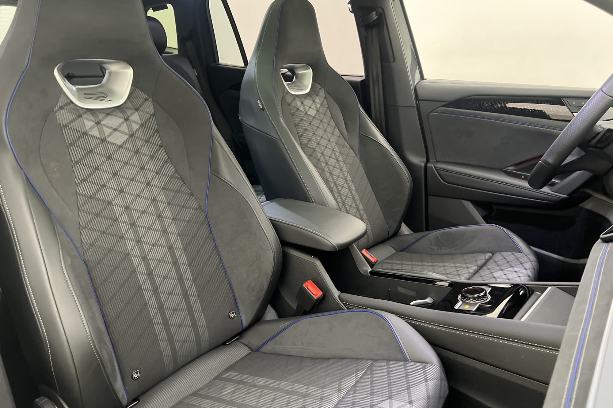 Volkswagen Tayron eHybrid R-Line Värmare Pano 360° Massage