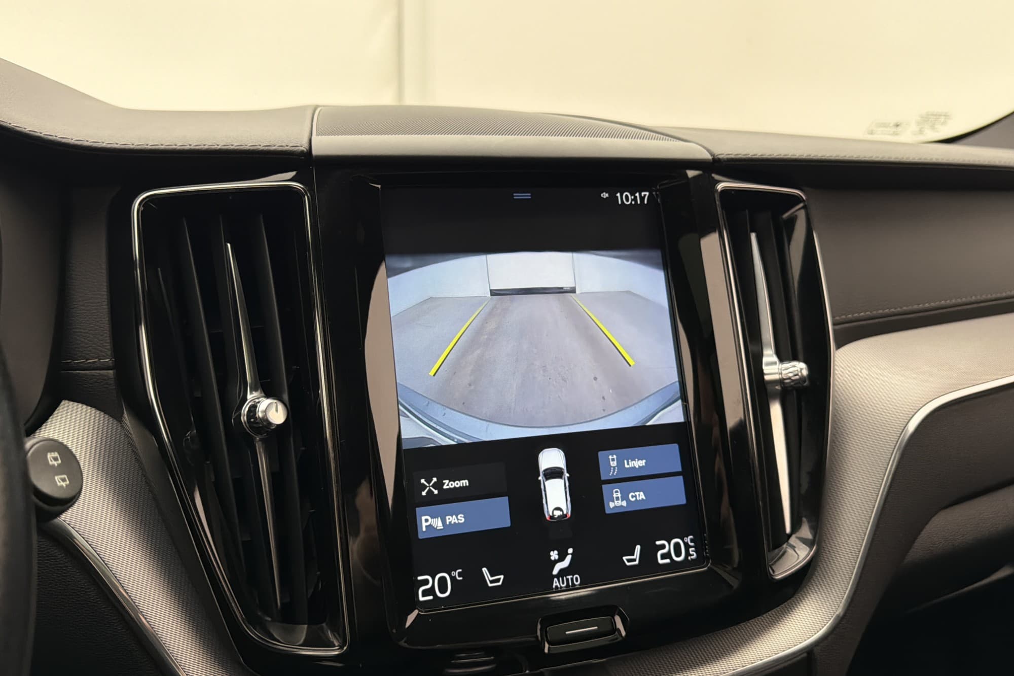 Volvo XC60 Recharge T8 AWD R-Design Panorama Värmare Skinn