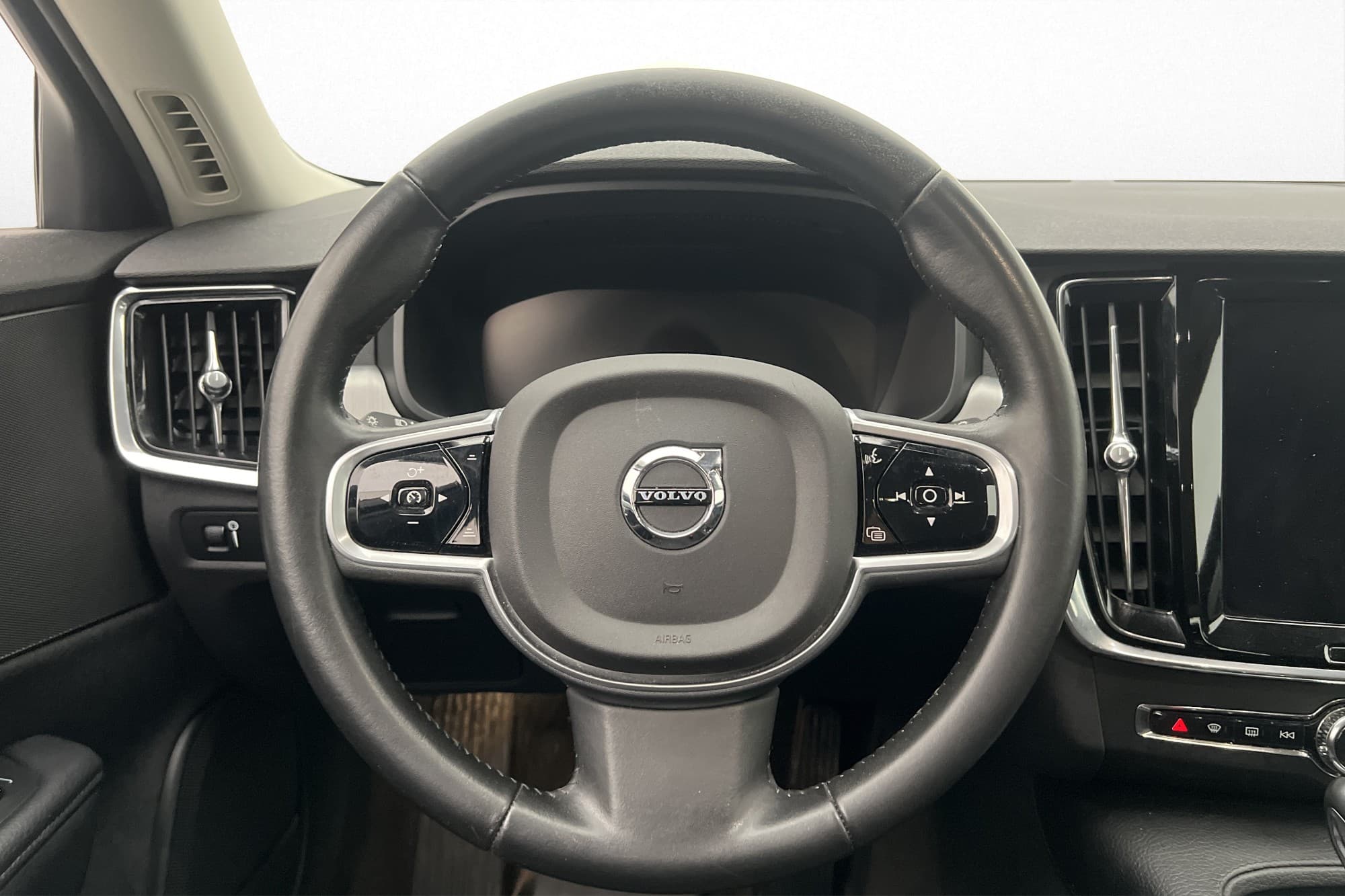 Volvo V90 D4 Momentum Navi P-sensorer Adapt-fart Skinn/Tyg