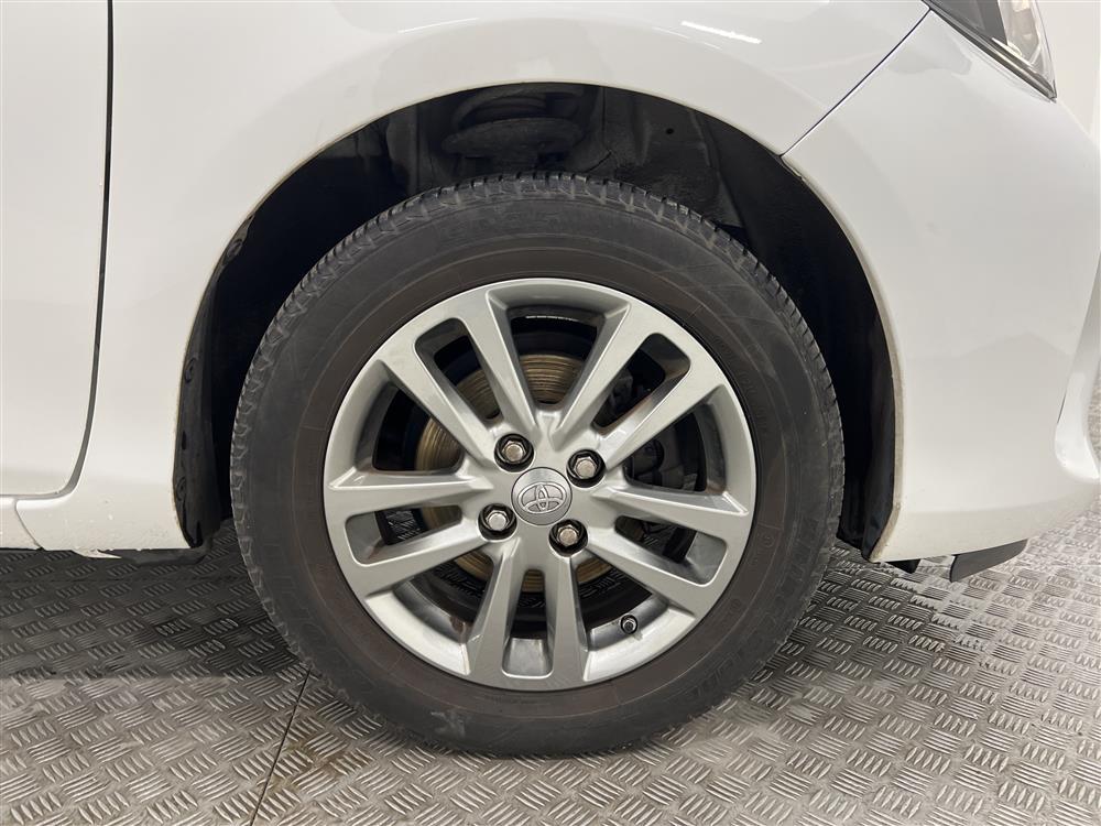 Toyota Yaris Dual 1.33 VVT-i 99hk Välservad Låg Skatt